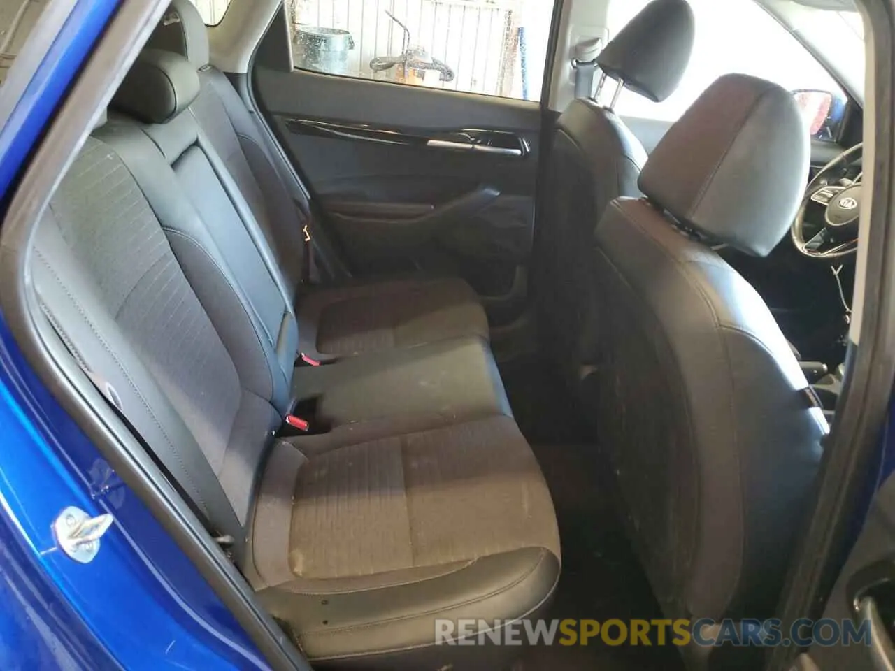 11 Photograph of a damaged car KNDEUCAA7M7082583 KIA SELTOS 2021