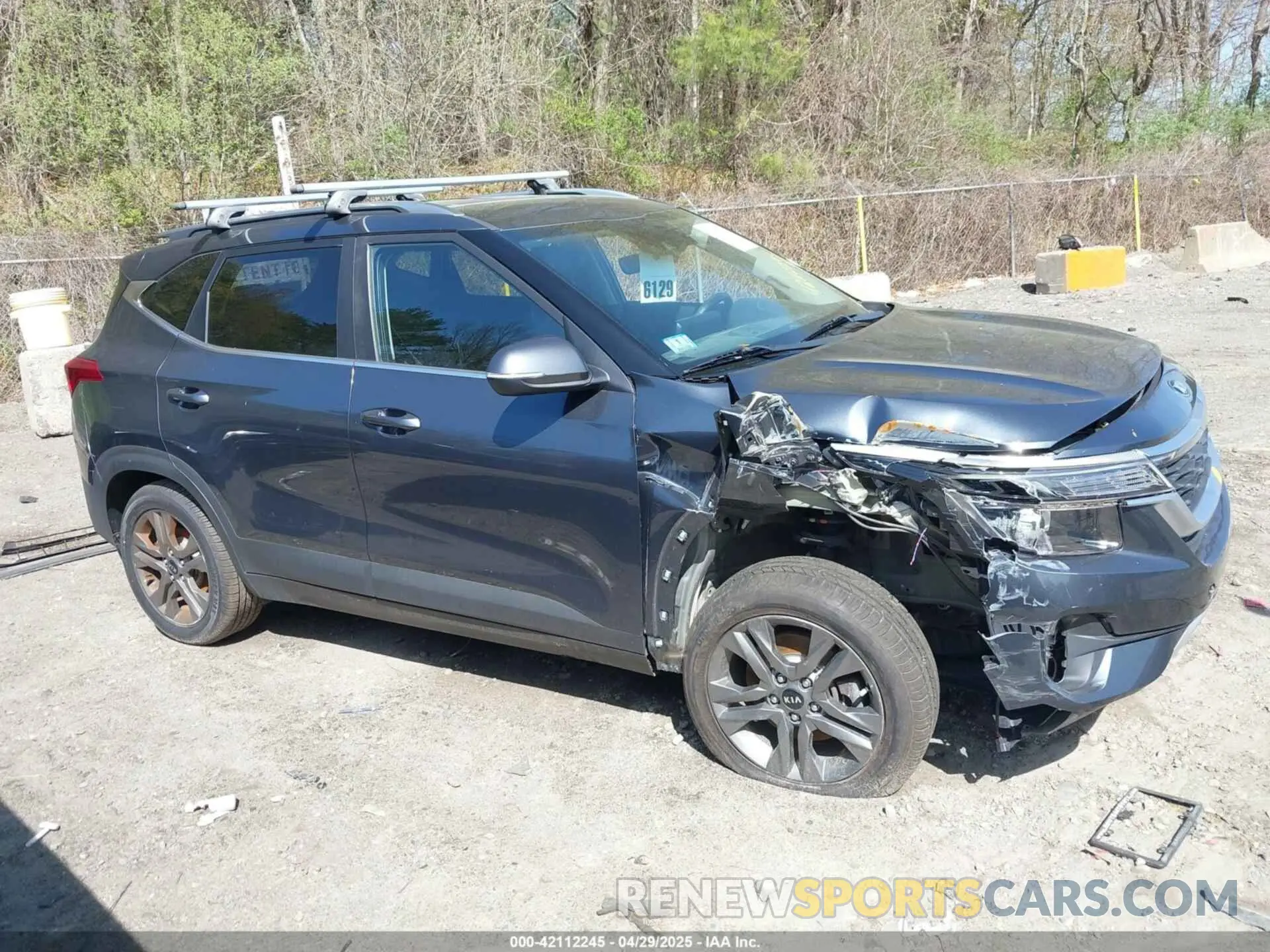 12 Photograph of a damaged car KNDEUCAA7M7170551 KIA SELTOS 2021