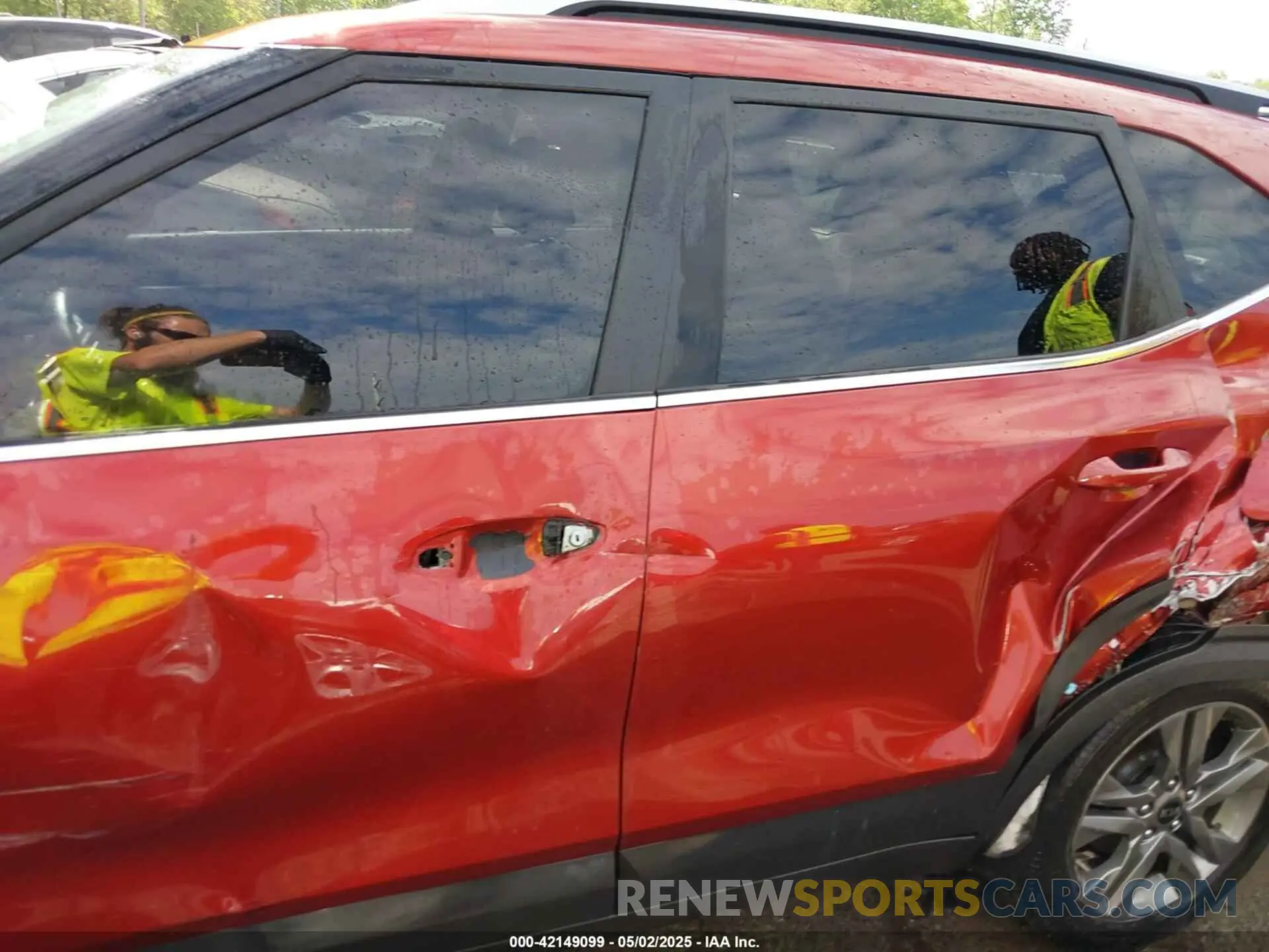 14 Photograph of a damaged car KNDEUCAA7M7205718 KIA SELTOS 2021