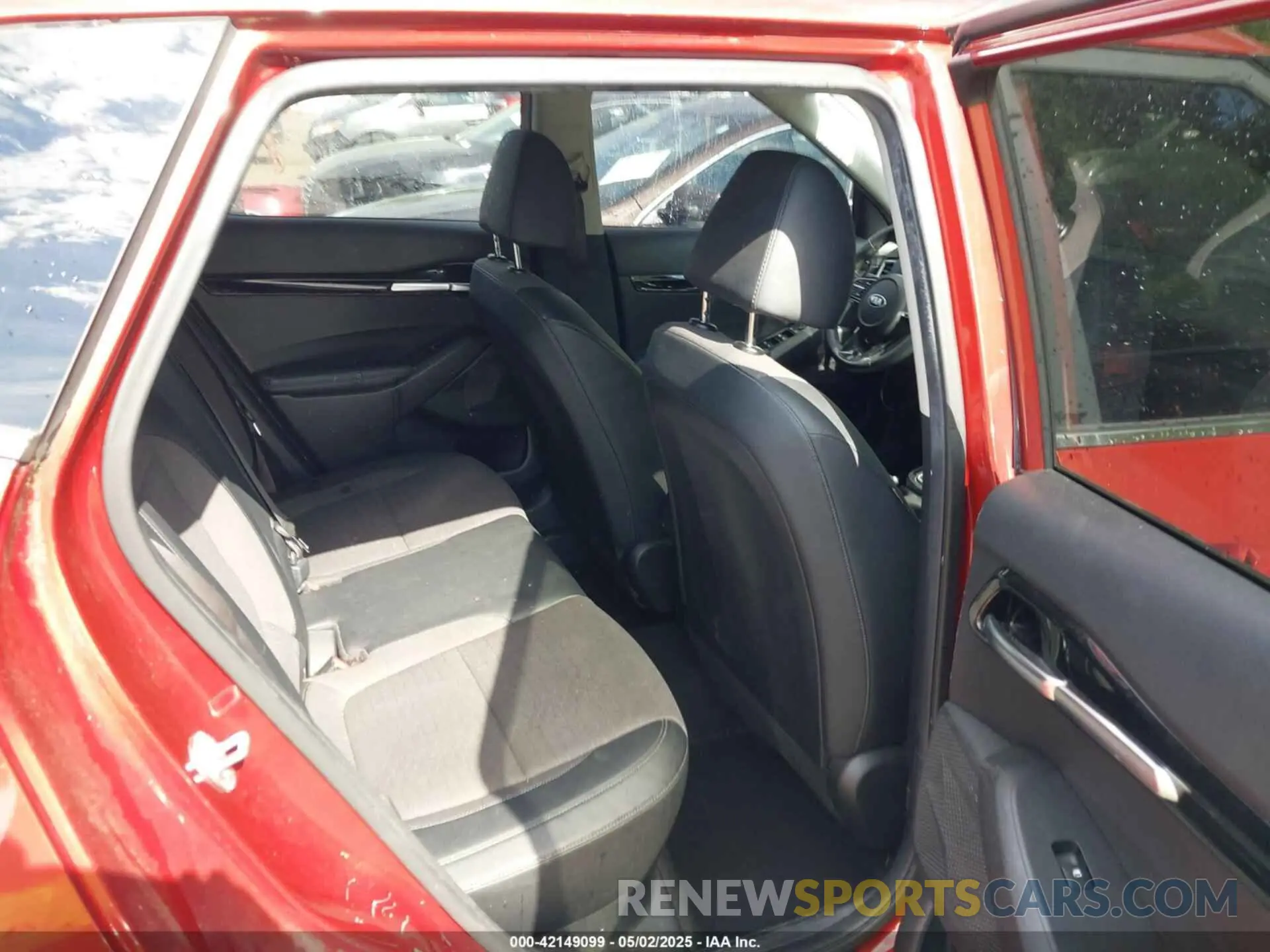 8 Photograph of a damaged car KNDEUCAA7M7205718 KIA SELTOS 2021