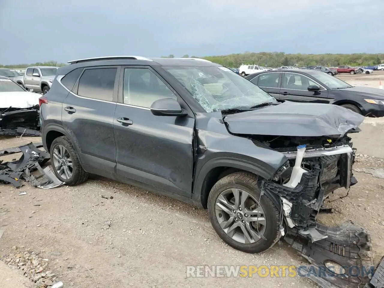 4 Photograph of a damaged car KNDEUCAA8M7162250 KIA SELTOS 2021