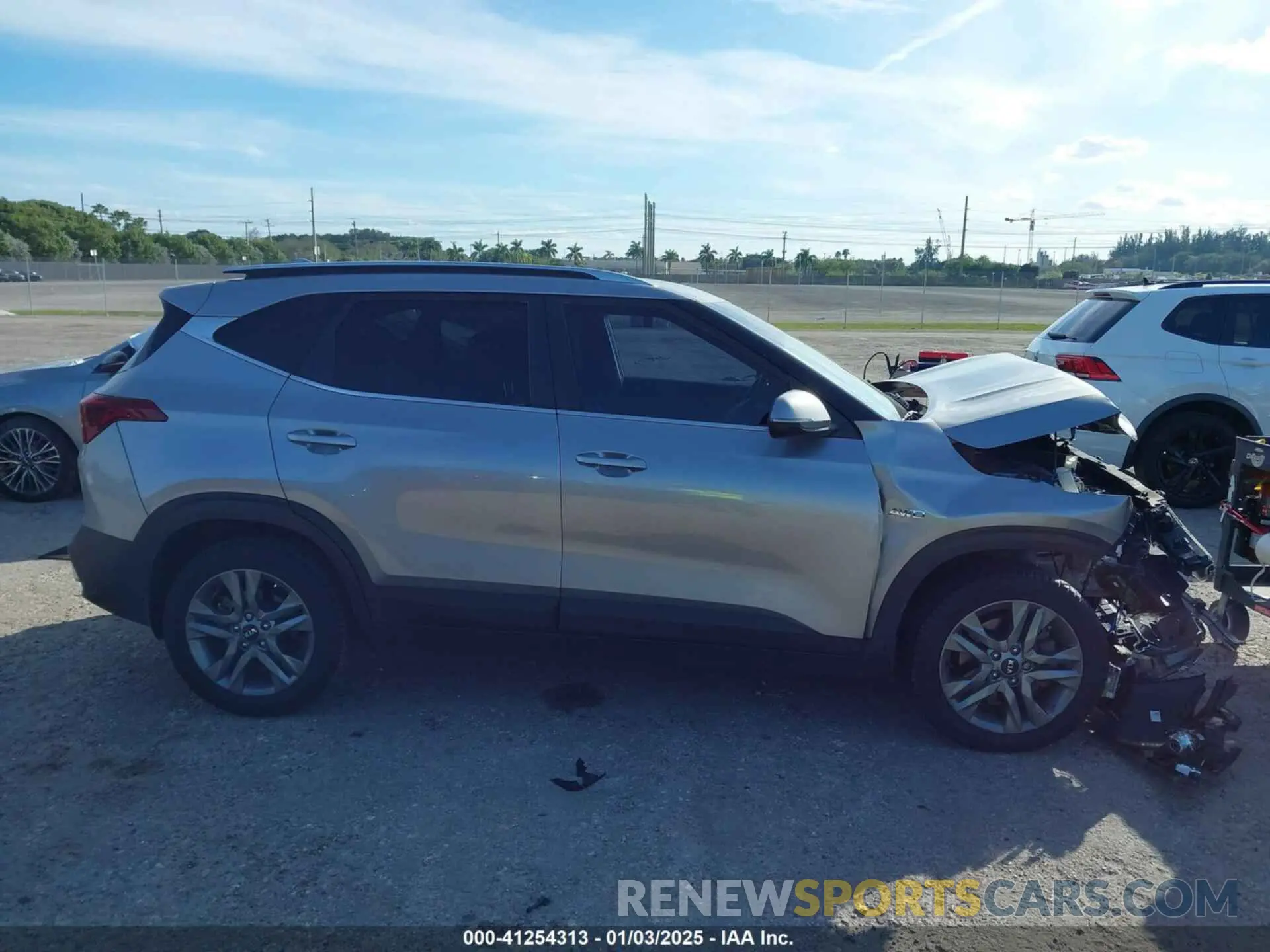 13 Фотография поврежденного автомобиля KNDEUCAA8M7175466 KIA SELTOS 2021