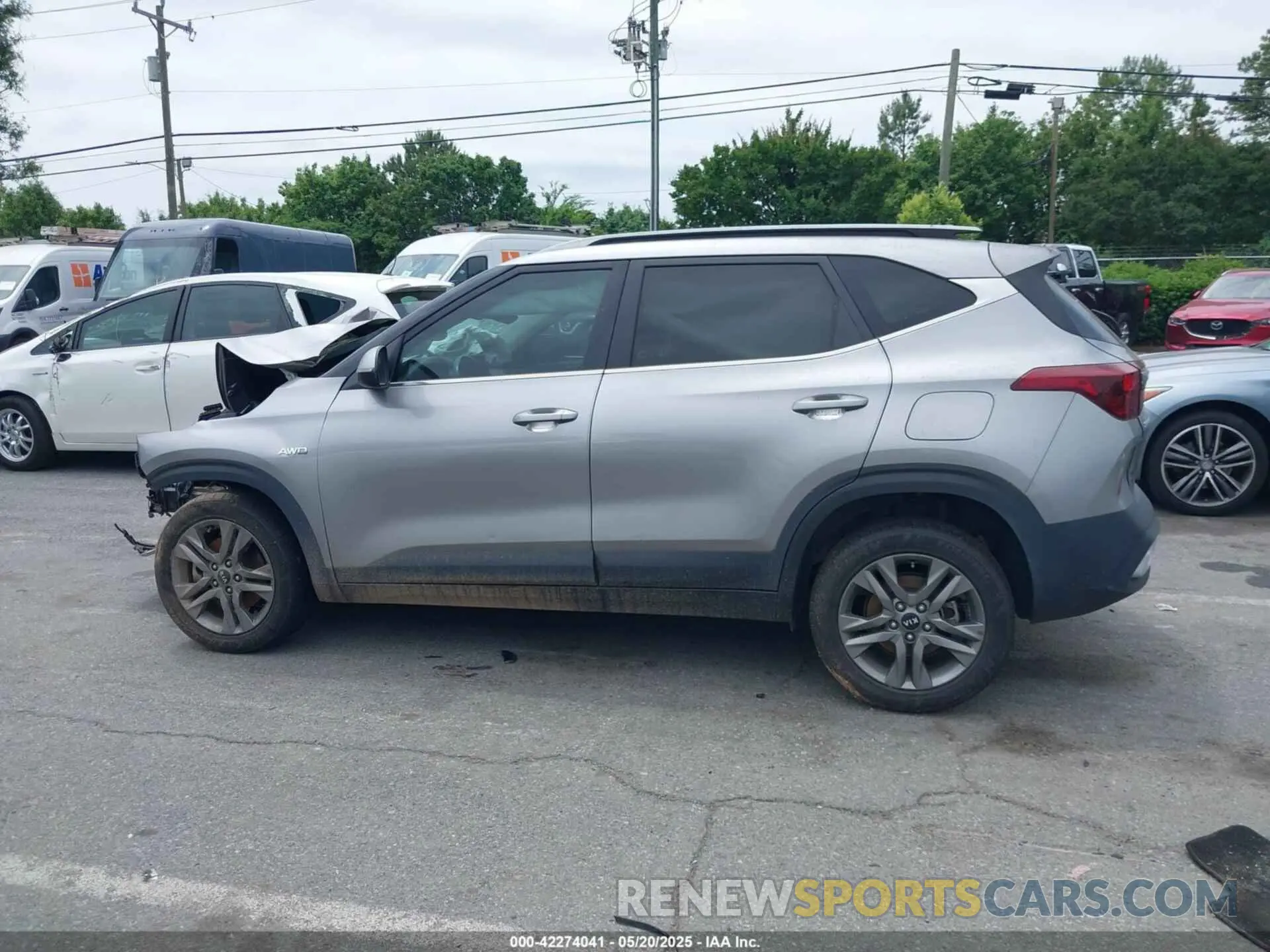 14 Photograph of a damaged car KNDEUCAA9M7084593 KIA SELTOS 2021