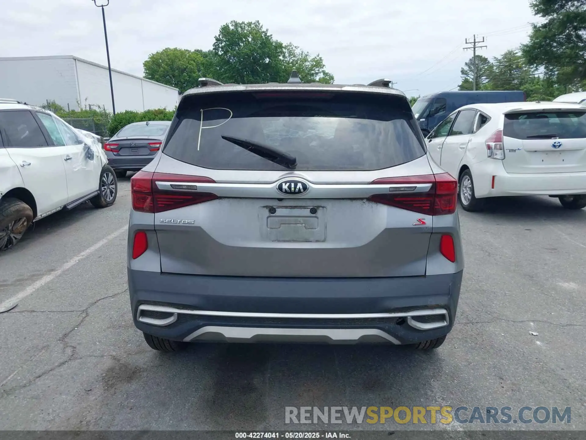 16 Photograph of a damaged car KNDEUCAA9M7084593 KIA SELTOS 2021
