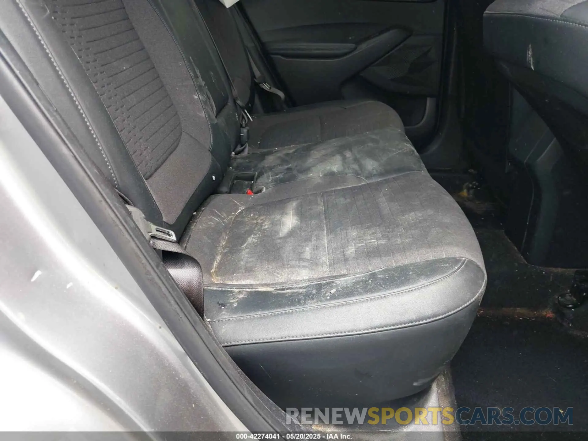 8 Photograph of a damaged car KNDEUCAA9M7084593 KIA SELTOS 2021