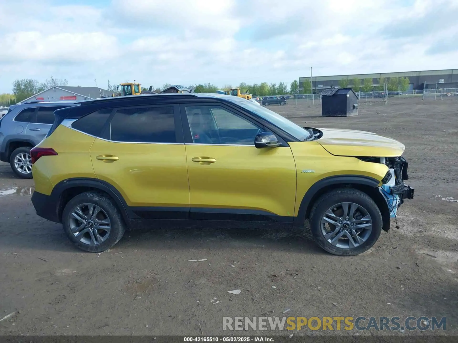 14 Photograph of a damaged car KNDEUCAAXM7169894 KIA SELTOS 2021