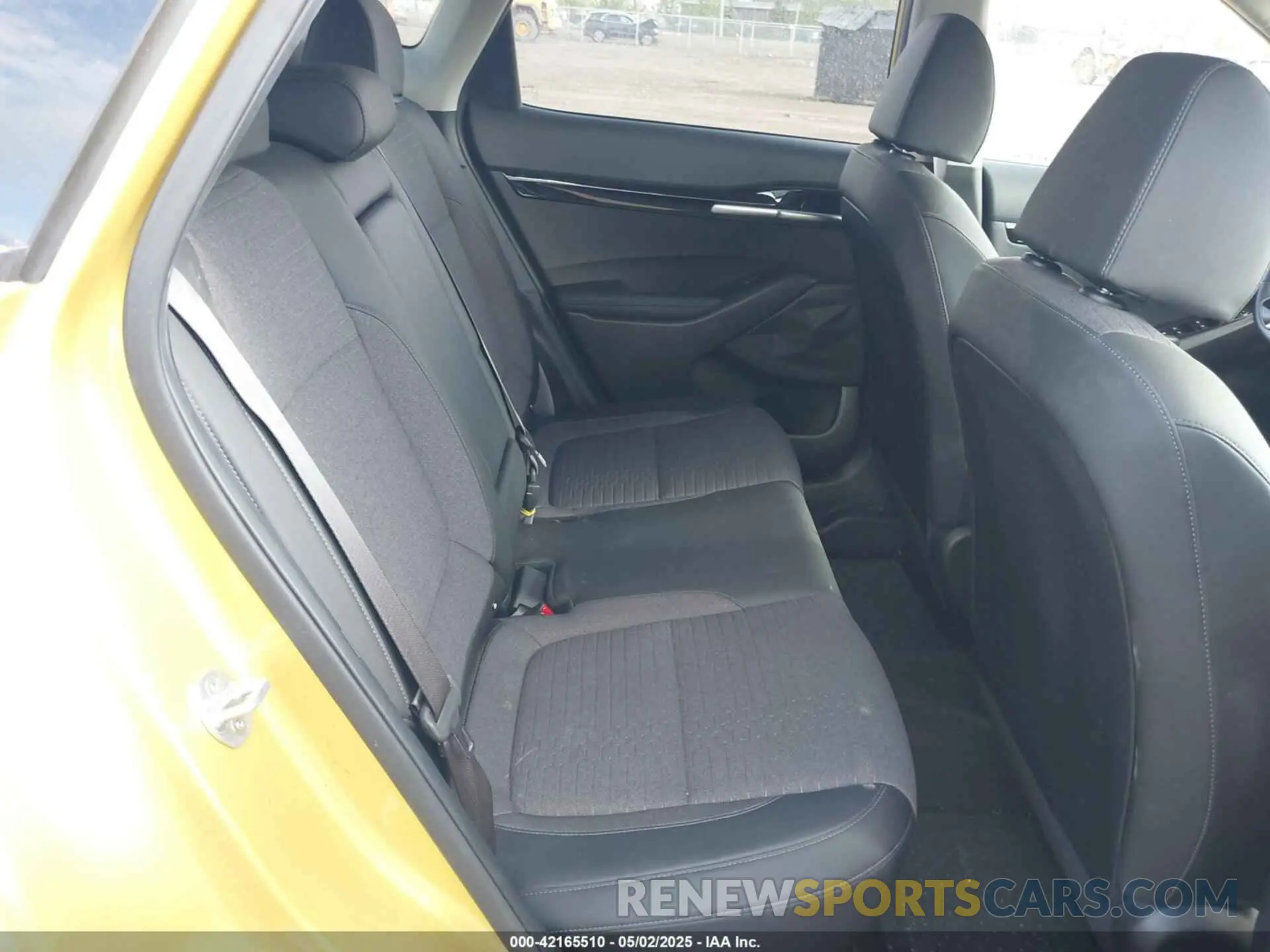8 Photograph of a damaged car KNDEUCAAXM7169894 KIA SELTOS 2021