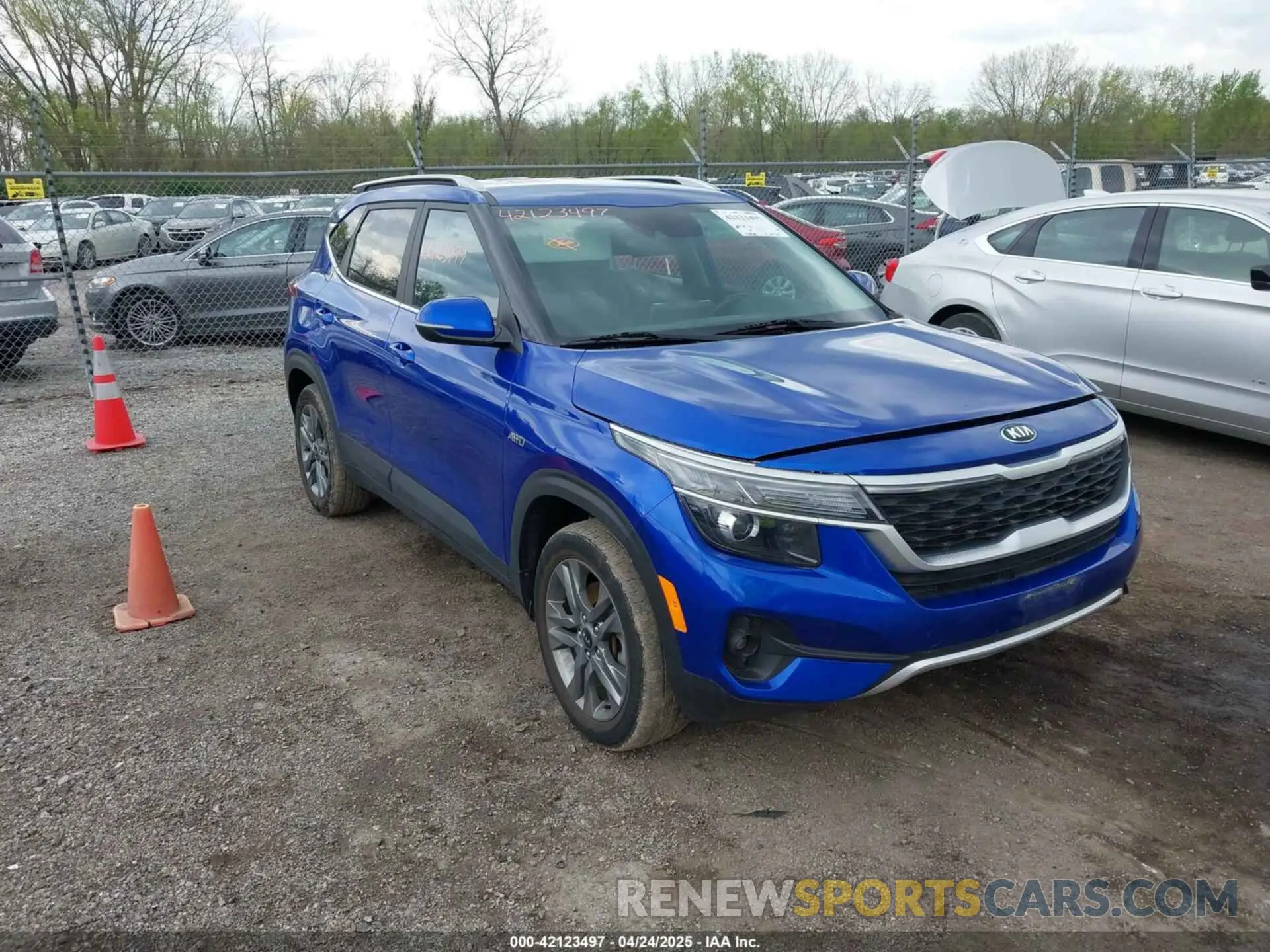 1 Фотография поврежденного автомобиля KNDEUCAAXM7221587 KIA SELTOS 2021