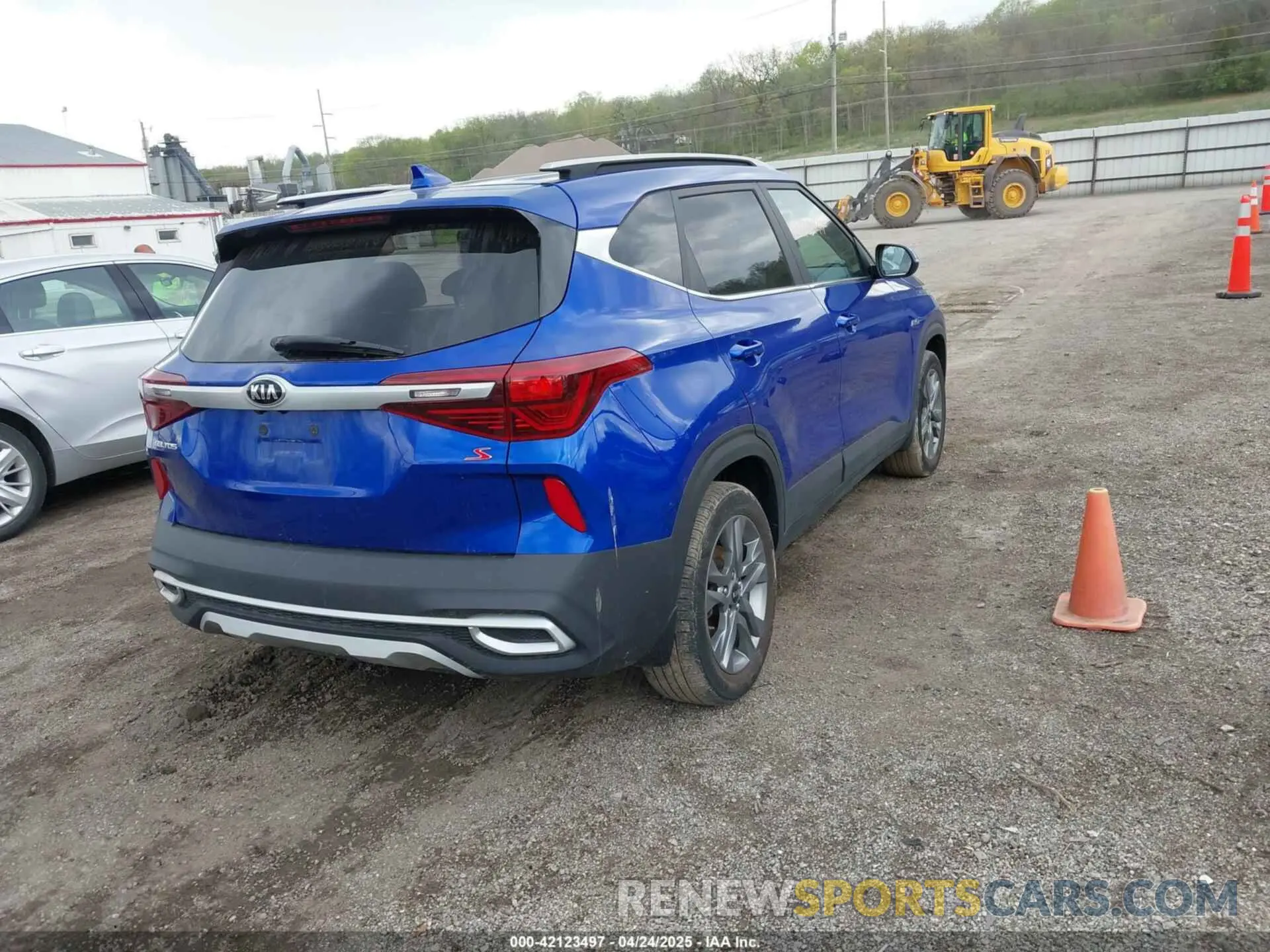 4 Фотография поврежденного автомобиля KNDEUCAAXM7221587 KIA SELTOS 2021
