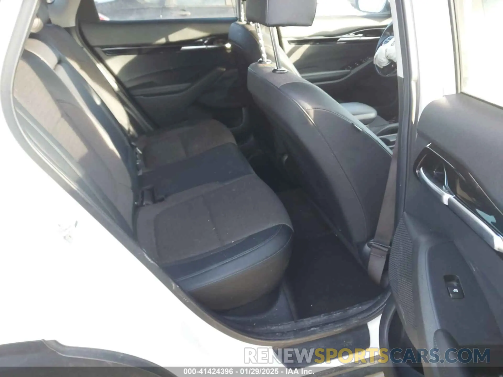 8 Фотография поврежденного автомобиля KNDEUCAAXM7225123 KIA SELTOS 2021