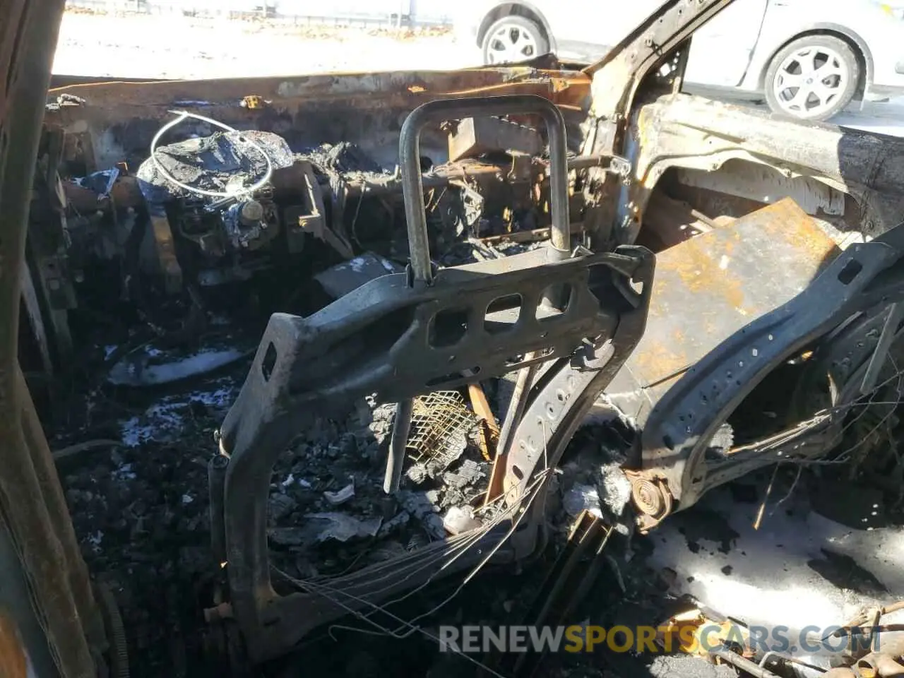 8 Photograph of a damaged car LNDEPCAA5M7045507 KIA SELTOS 2021