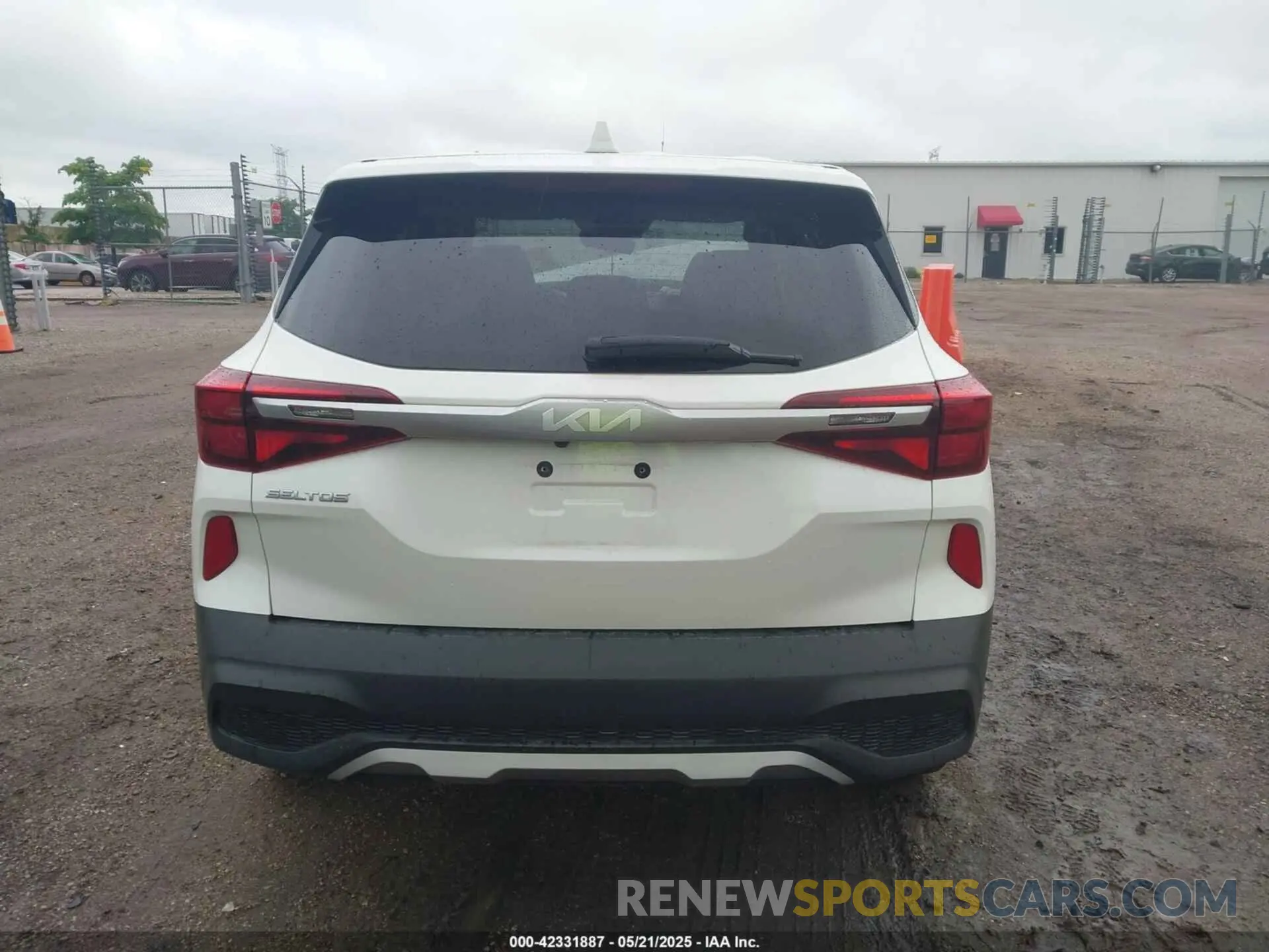 16 Photograph of a damaged car KNDEPCAA8N7288438 KIA SELTOS 2022