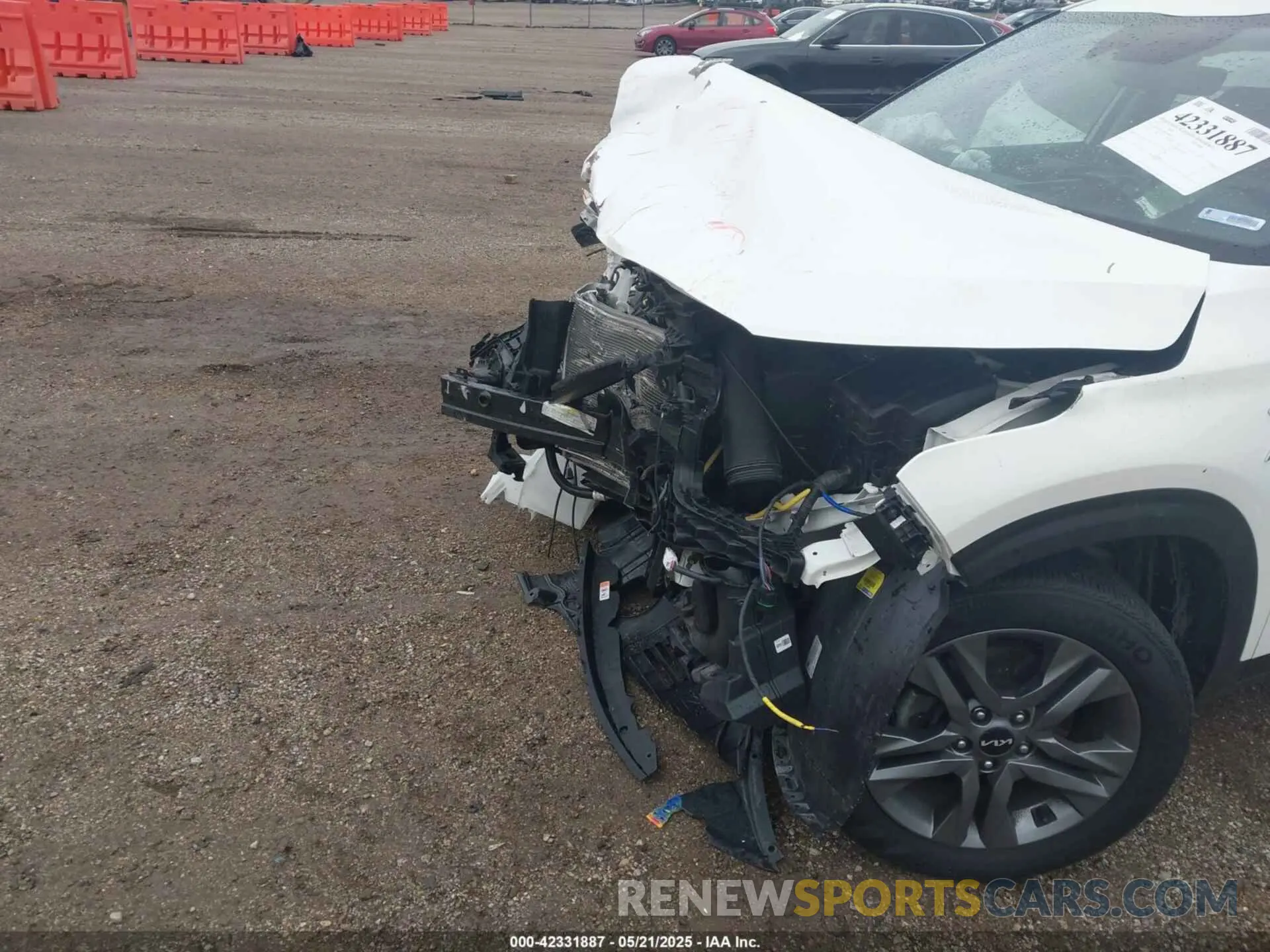 6 Photograph of a damaged car KNDEPCAA8N7288438 KIA SELTOS 2022