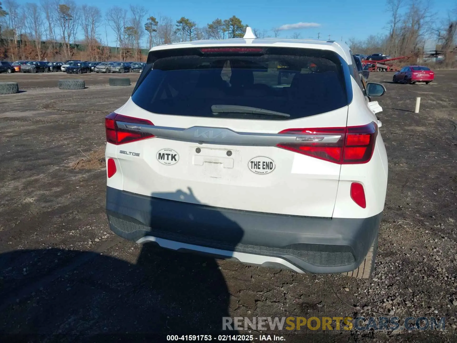 17 Photograph of a damaged car KNDEPCAA8N7316478 KIA SELTOS 2022