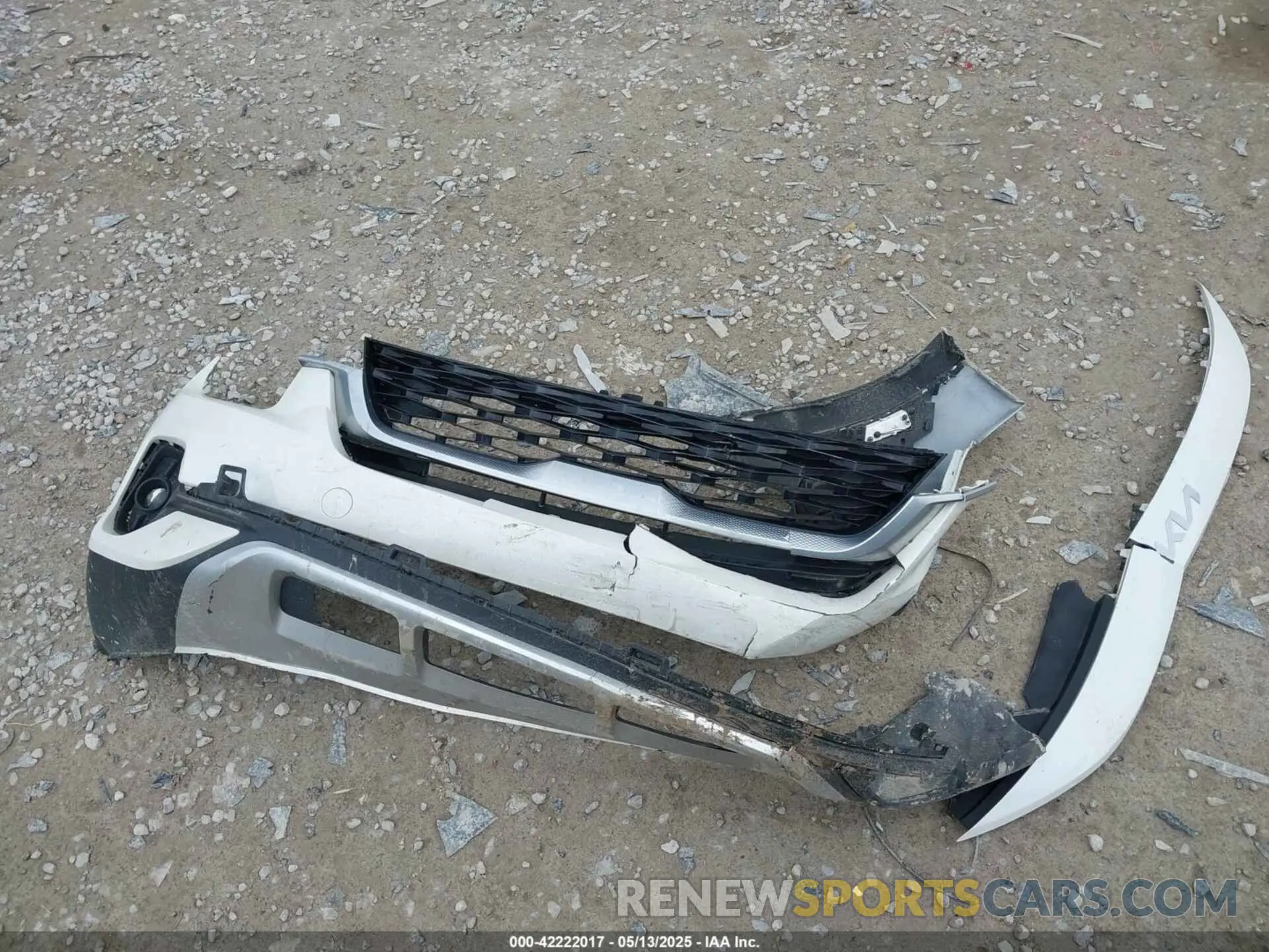 12 Photograph of a damaged car KNDERCAA0N7238739 KIA SELTOS 2022