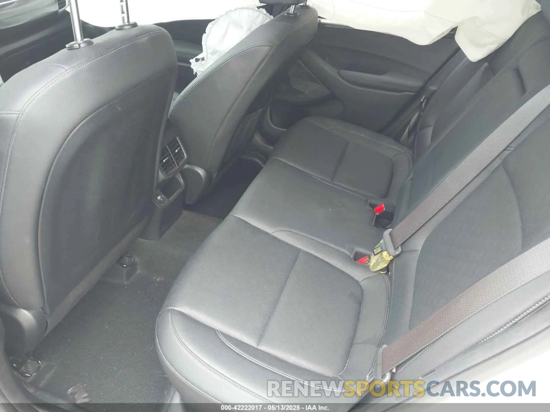 8 Photograph of a damaged car KNDERCAA0N7238739 KIA SELTOS 2022