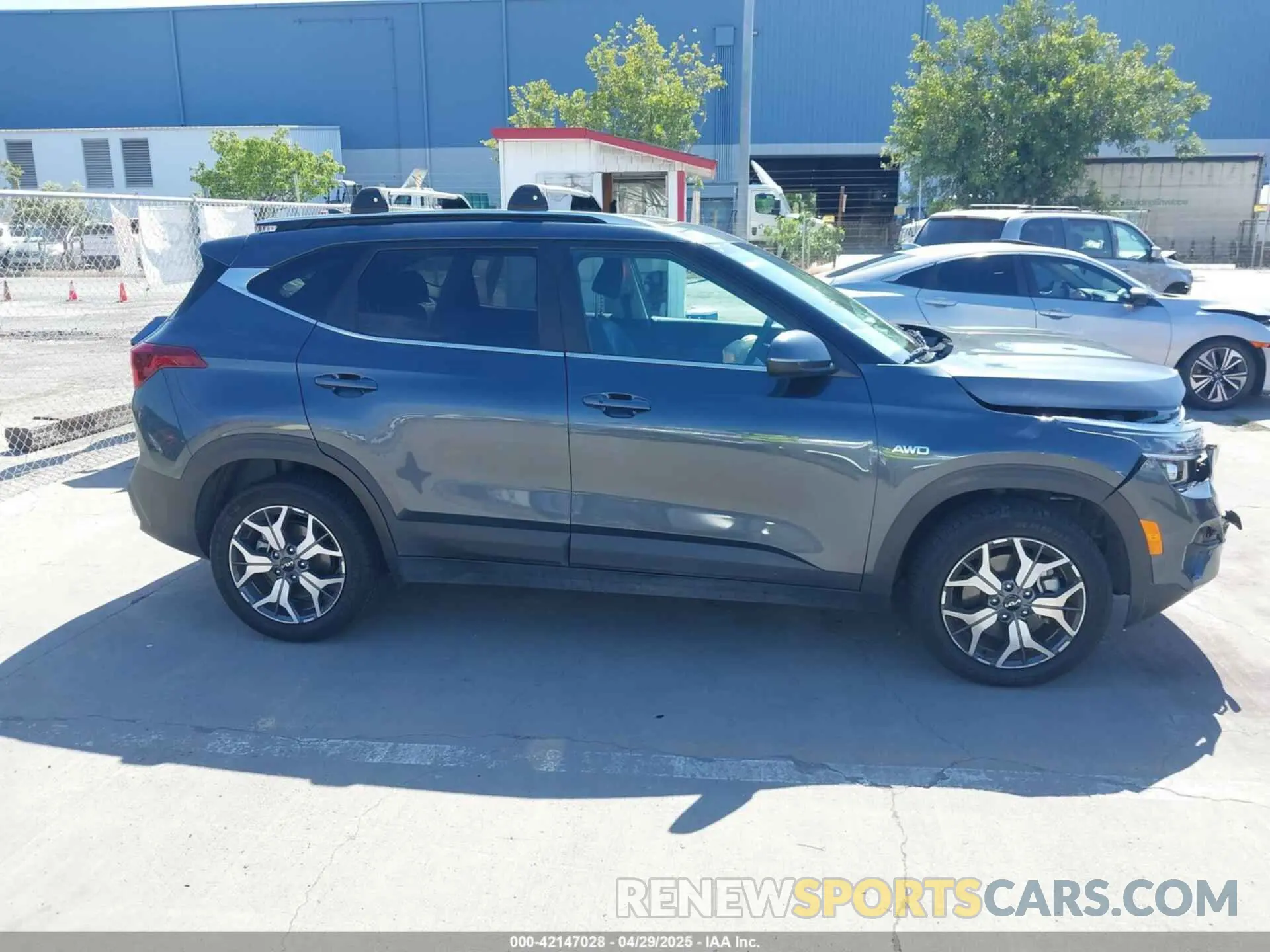 13 Photograph of a damaged car KNDERCAA0N7315688 KIA SELTOS 2022