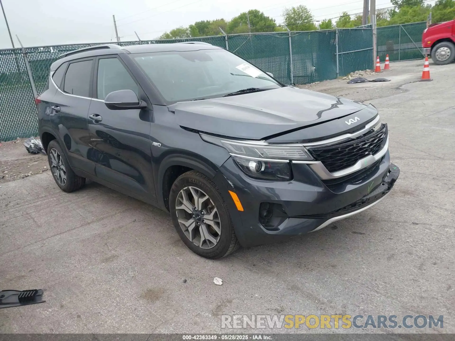 1 Photograph of a damaged car KNDERCAA3N7237293 KIA SELTOS 2022
