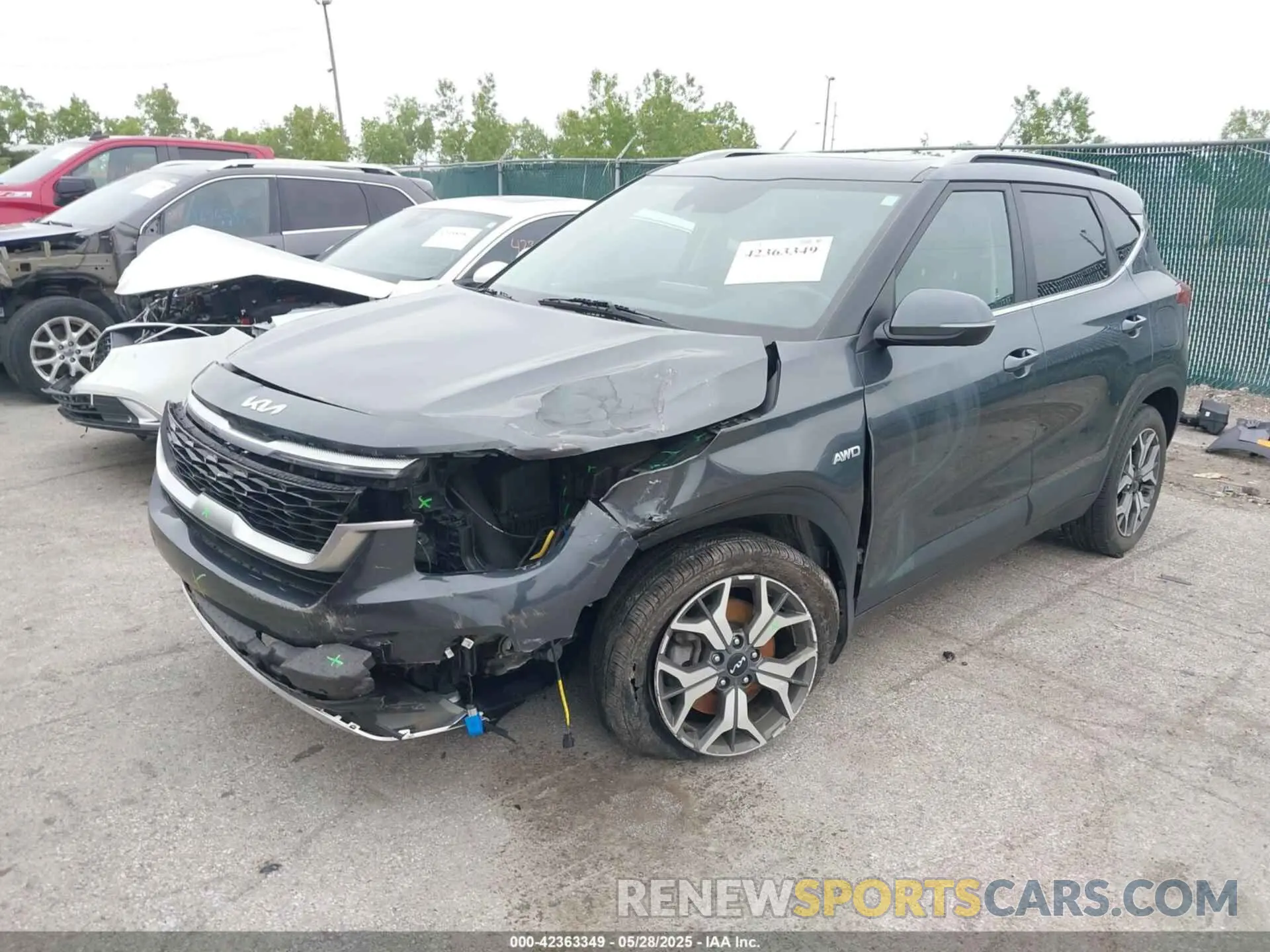2 Photograph of a damaged car KNDERCAA3N7237293 KIA SELTOS 2022