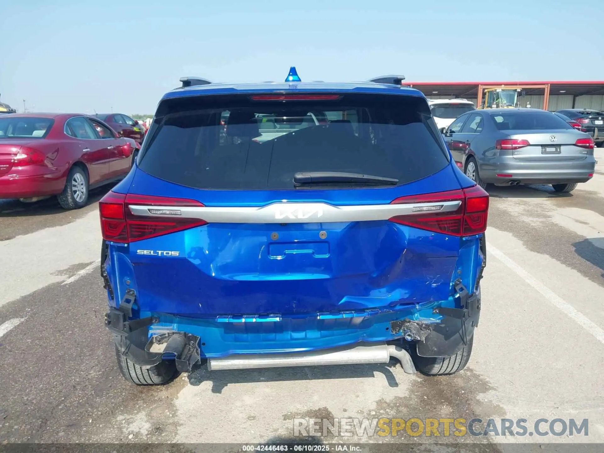 17 Photograph of a damaged car KNDERCAA8N7295996 KIA SELTOS 2022
