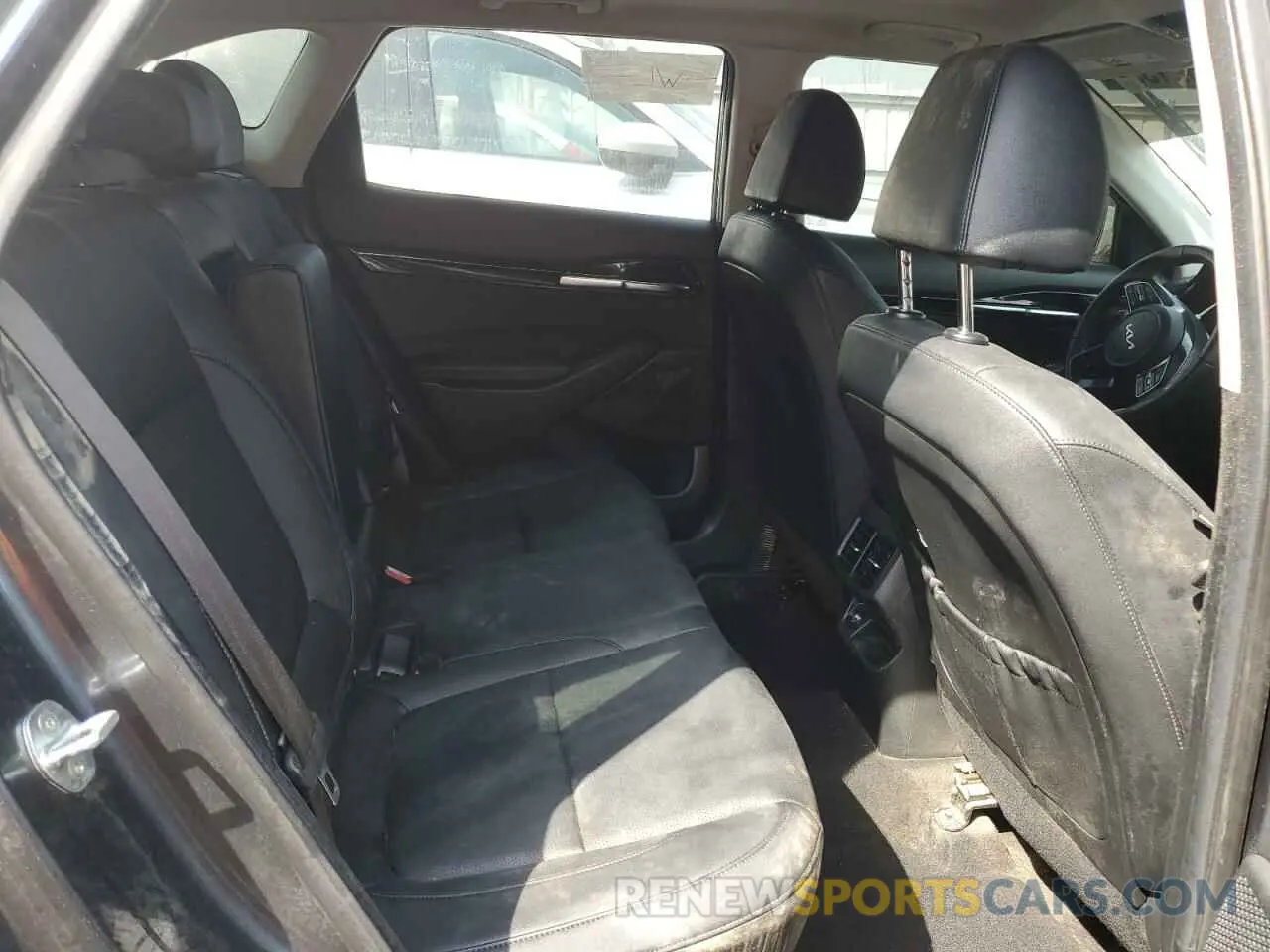 11 Photograph of a damaged car KNDERCAA9N7341643 KIA SELTOS 2022