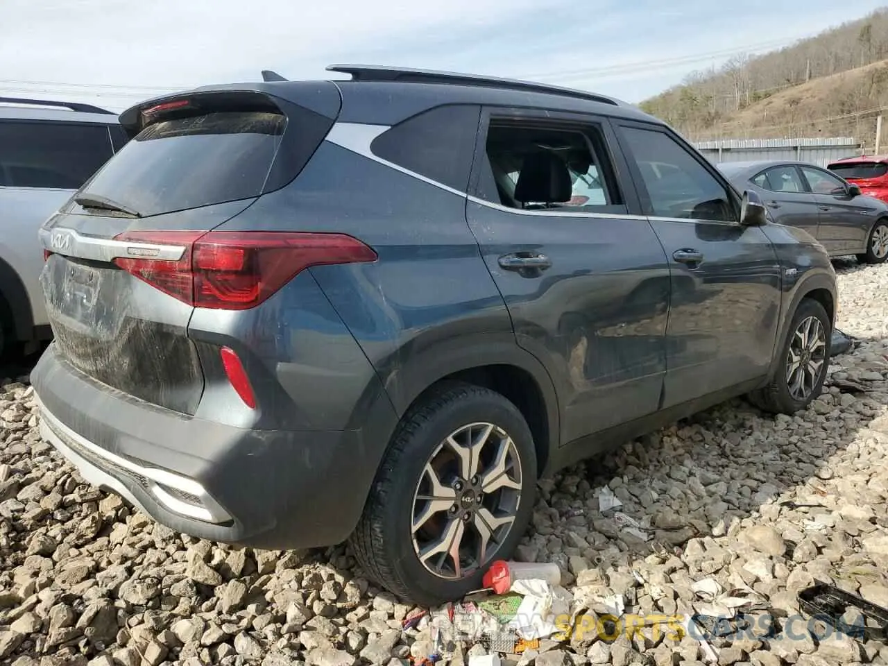 3 Photograph of a damaged car KNDERCAA9N7341643 KIA SELTOS 2022