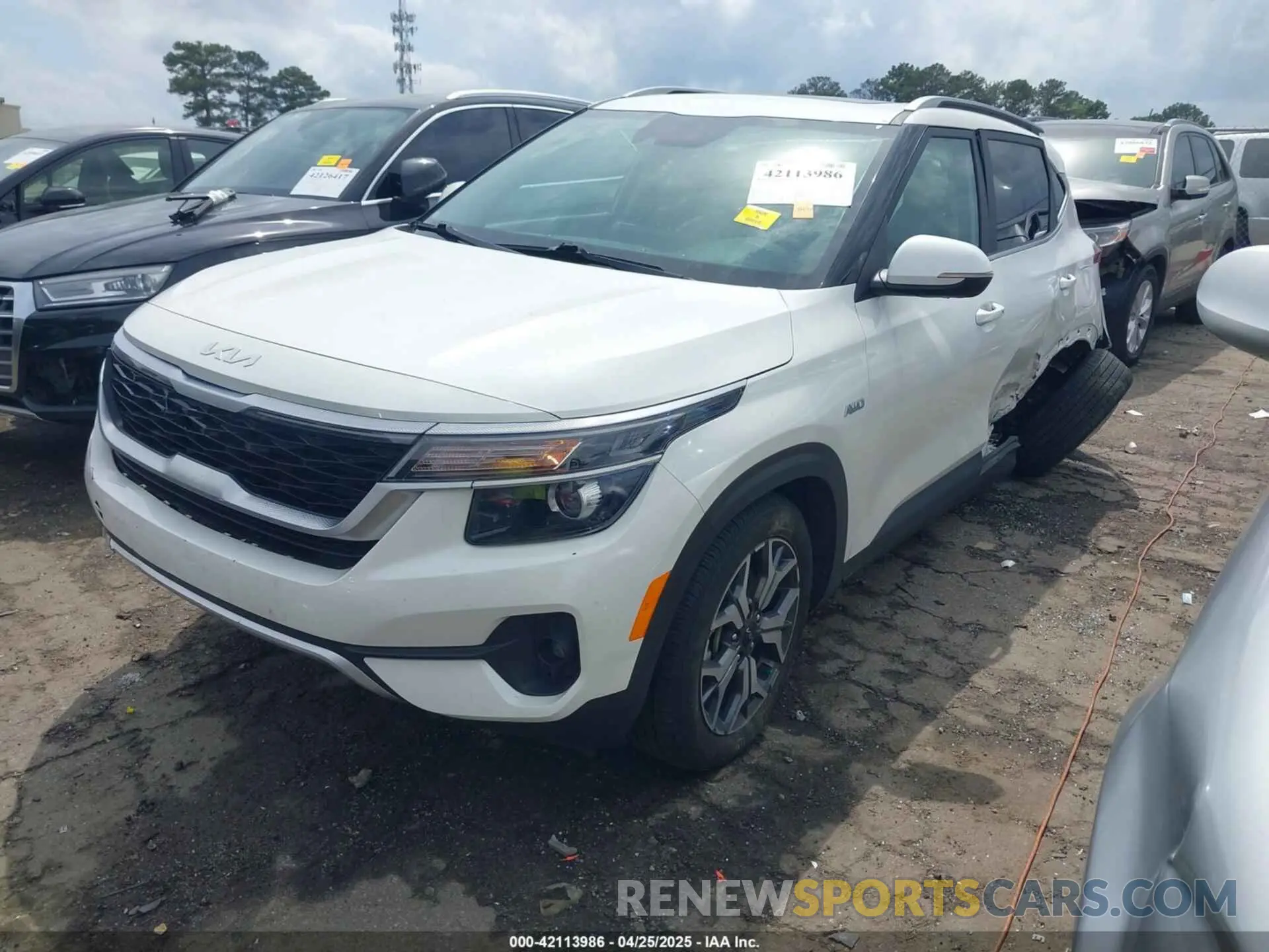 2 Photograph of a damaged car KNDERCAAXN7287172 KIA SELTOS 2022