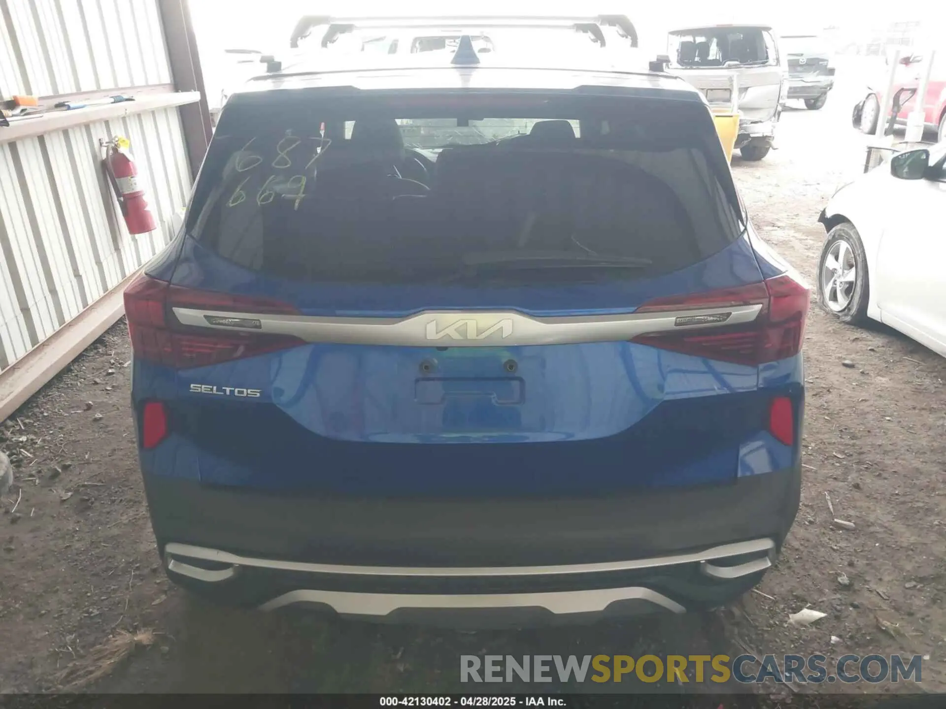 17 Photograph of a damaged car KNDETCA20N7274702 KIA SELTOS 2022