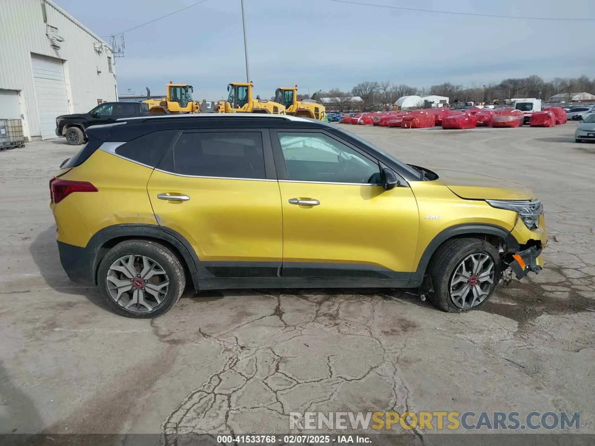 13 Photograph of a damaged car KNDETCA25N7274582 KIA SELTOS 2022