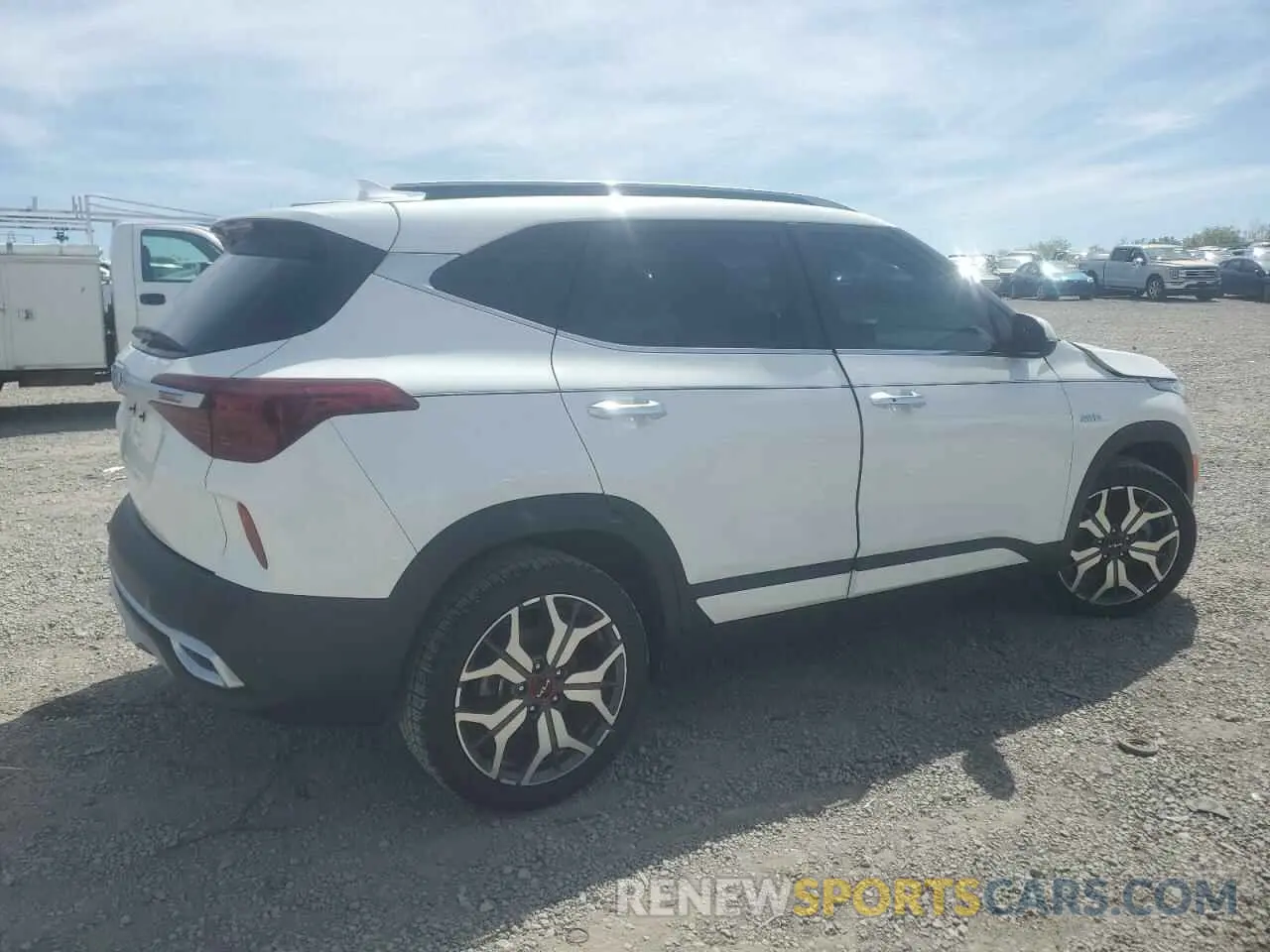3 Photograph of a damaged car KNDETCA2XN7286078 KIA SELTOS 2022