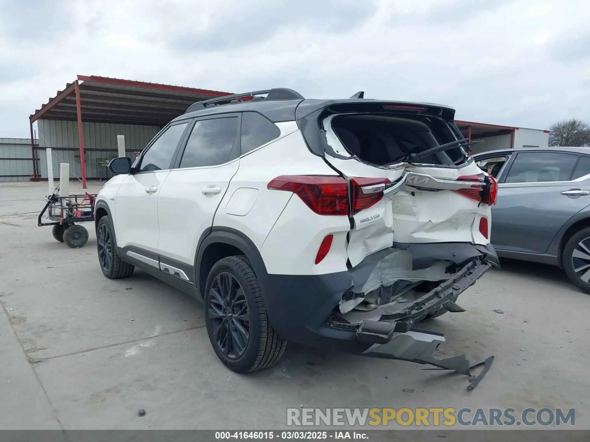 3 Photograph of a damaged car KNDEUCA27N7248501 KIA SELTOS 2022