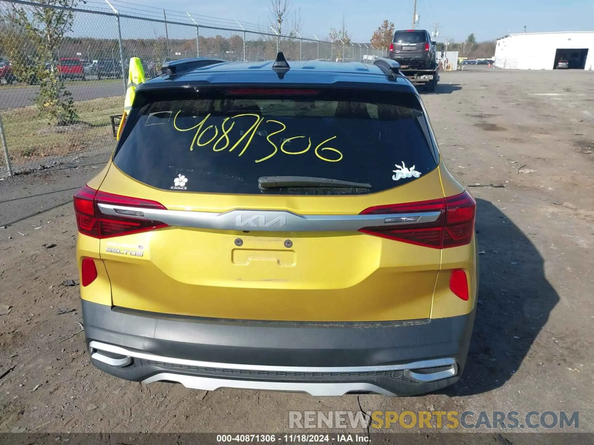 17 Photograph of a damaged car KNDEUCAA7N7311538 KIA SELTOS 2022