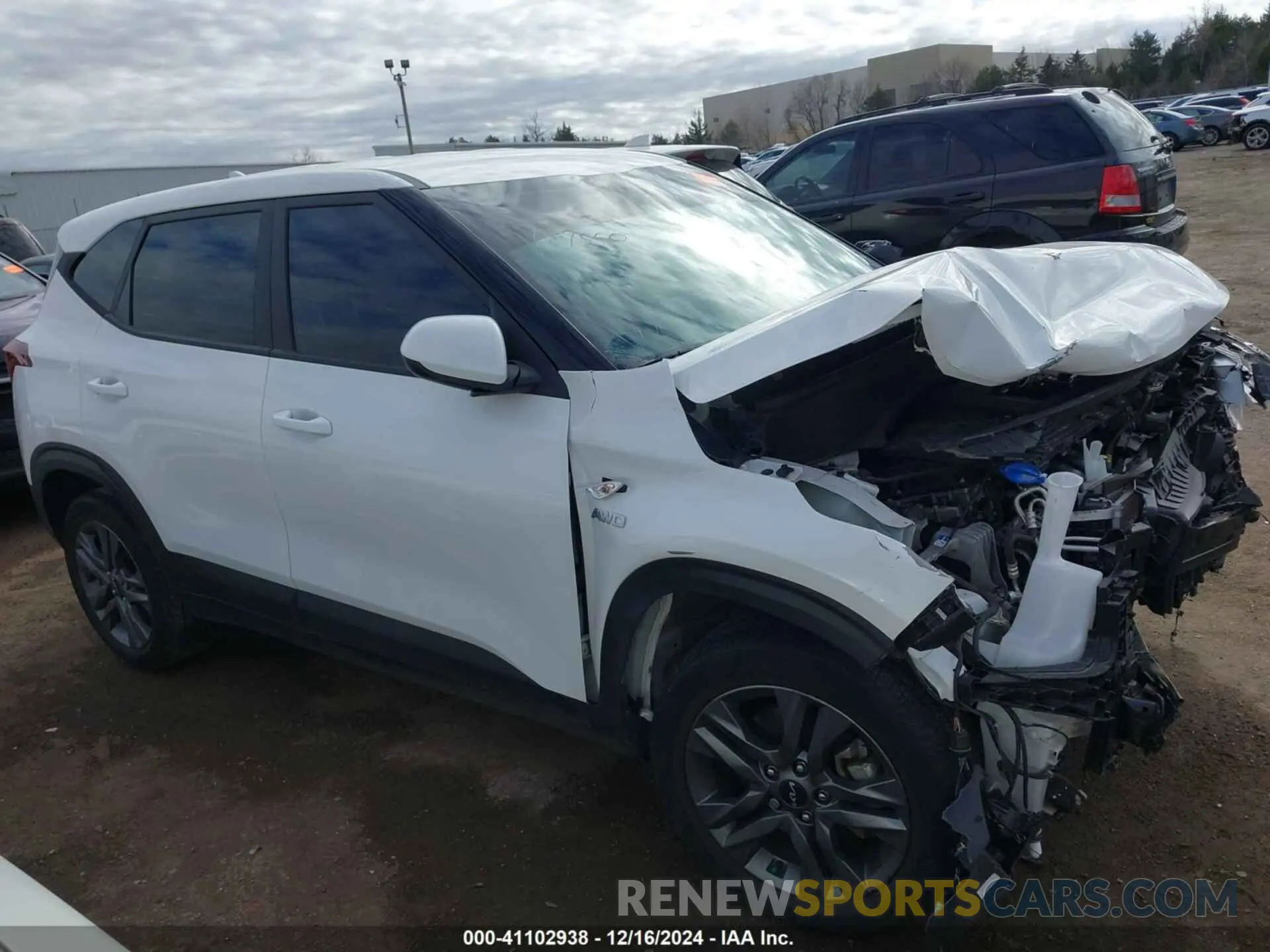 12 Photograph of a damaged car KNDEPCAAXP7423311 KIA SELTOS 2023