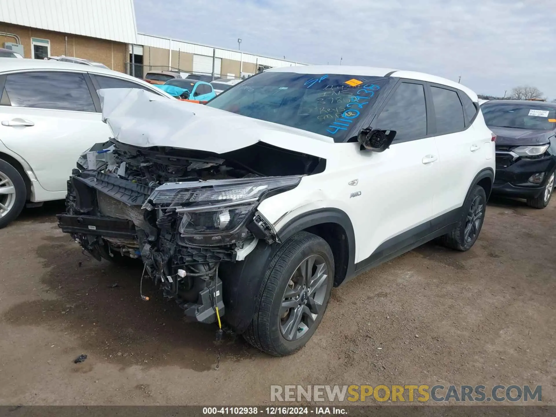 2 Photograph of a damaged car KNDEPCAAXP7423311 KIA SELTOS 2023