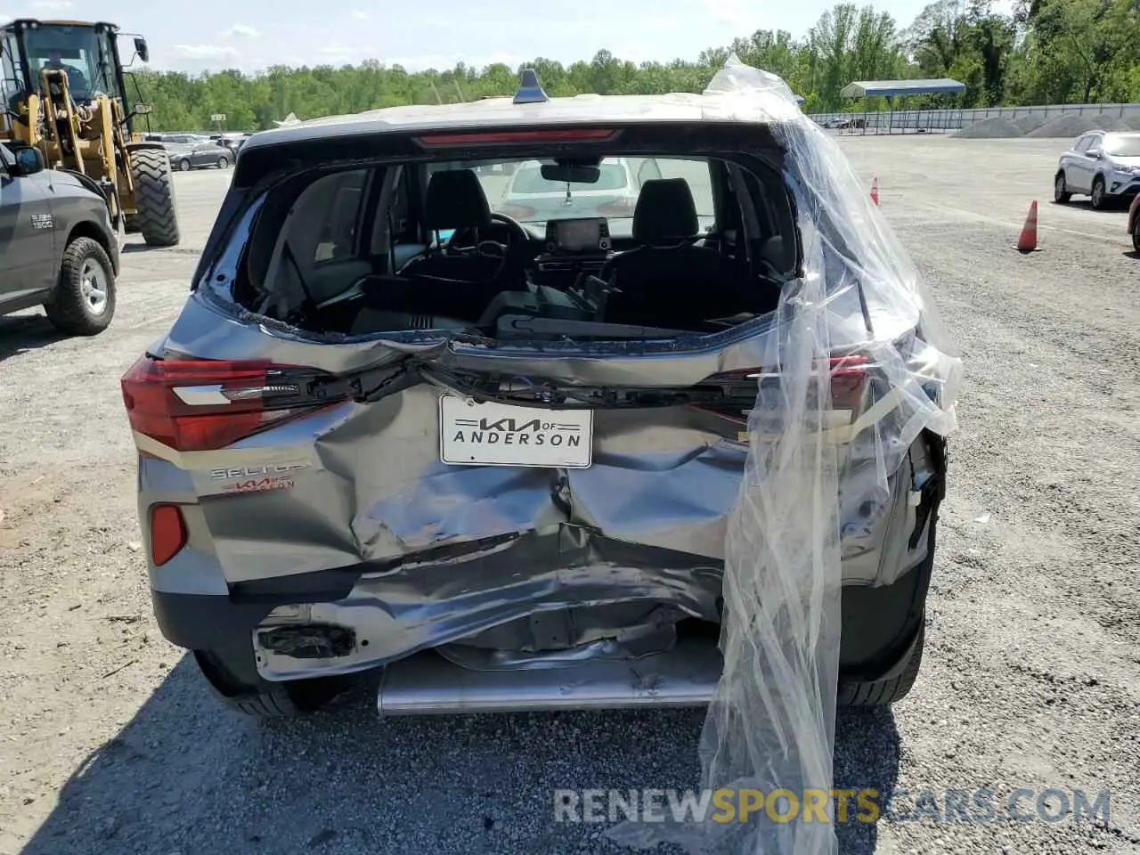 6 Photograph of a damaged car KNDEPCAAXP7460973 KIA SELTOS 2023