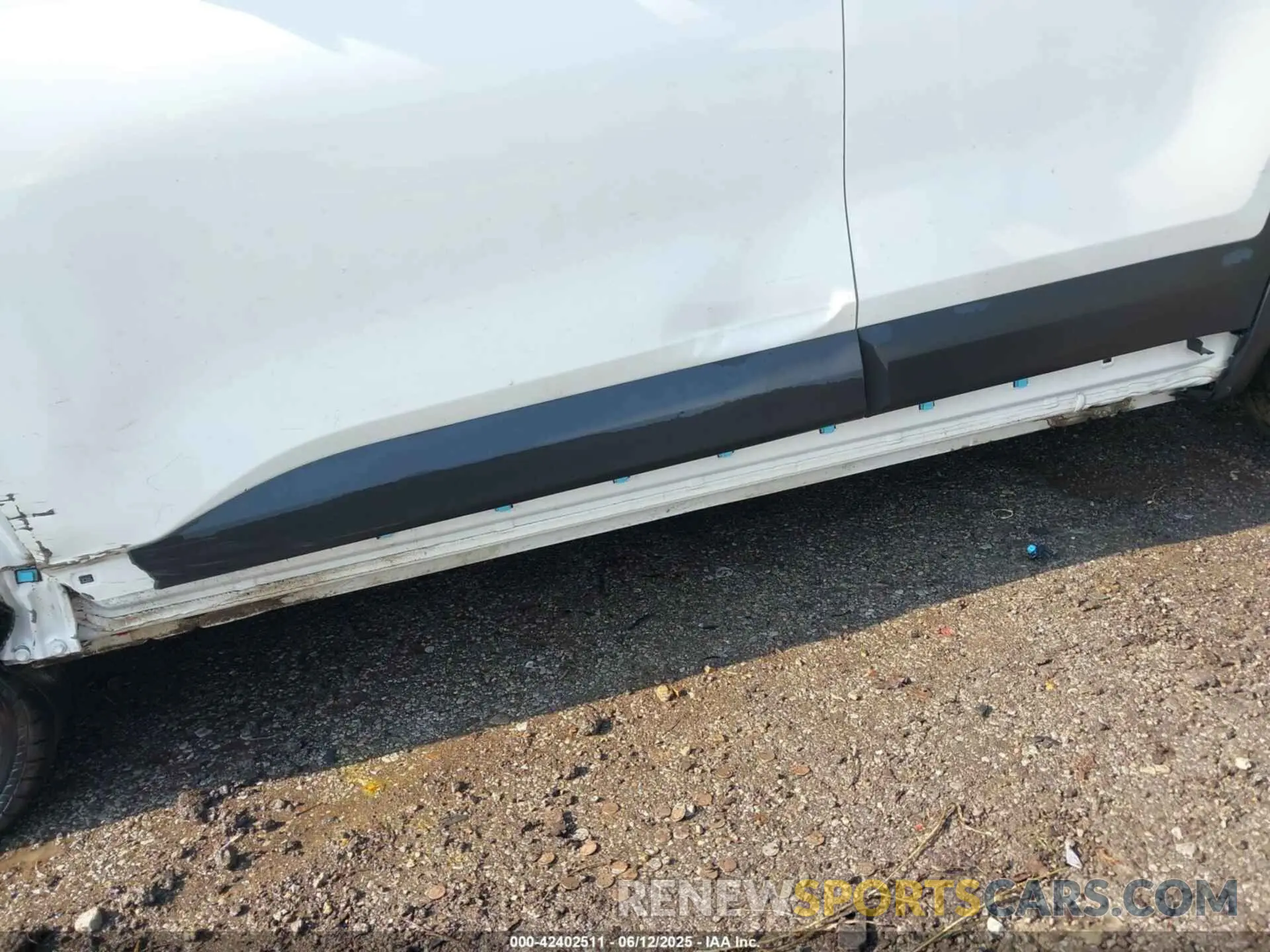 19 Photograph of a damaged car KNDERCAA0P7358205 KIA SELTOS 2023