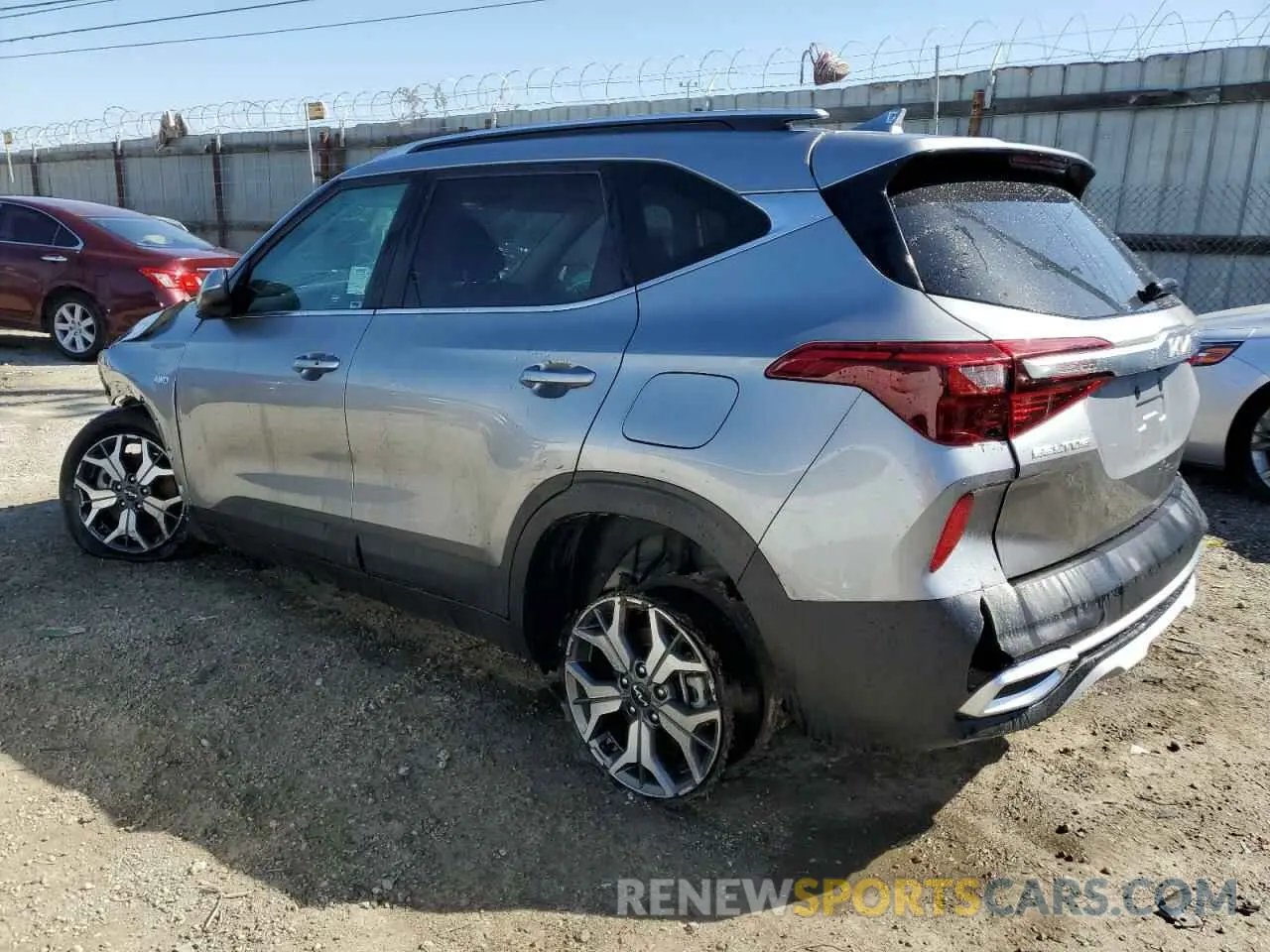 2 Фотография поврежденного автомобиля KNDERCAA2P7389763 KIA SELTOS 2023