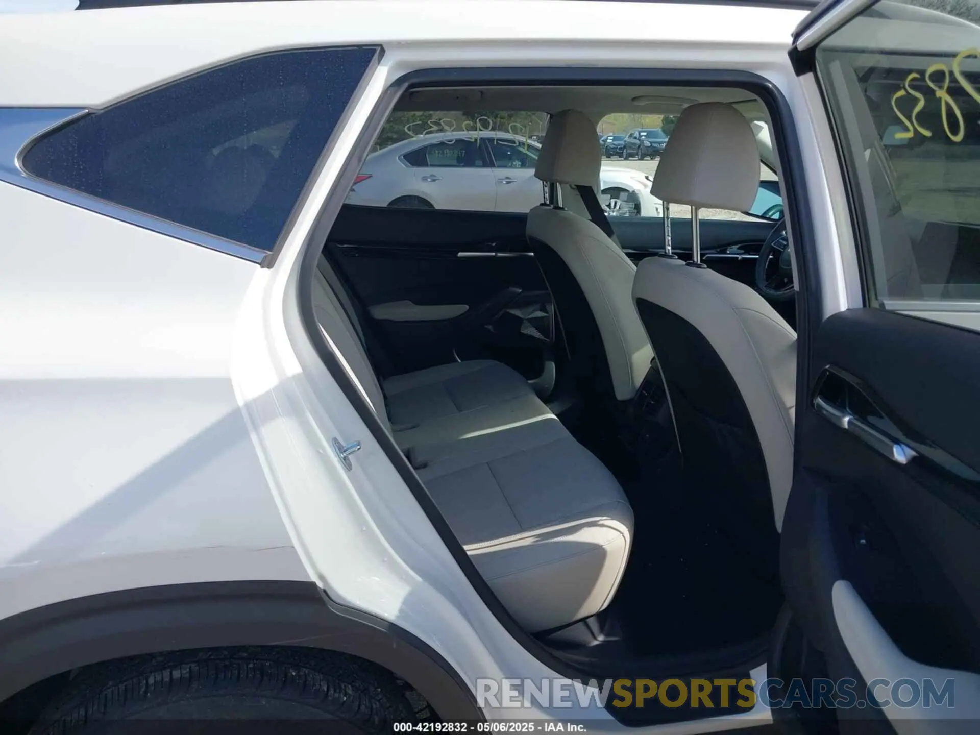 8 Фотография поврежденного автомобиля KNDERCAA3P7459805 KIA SELTOS 2023
