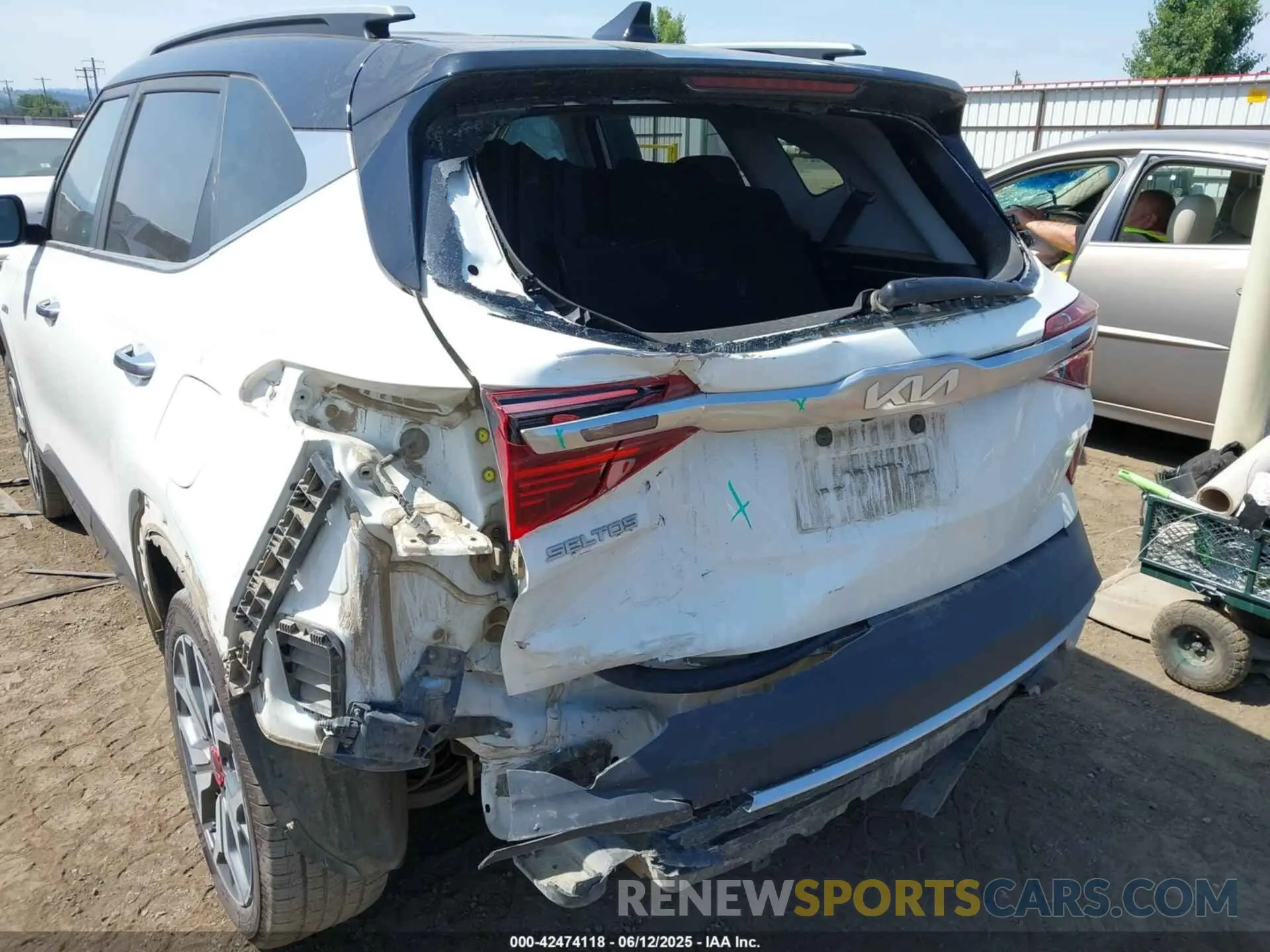 6 Photograph of a damaged car KNDETCA21P7455438 KIA SELTOS 2023