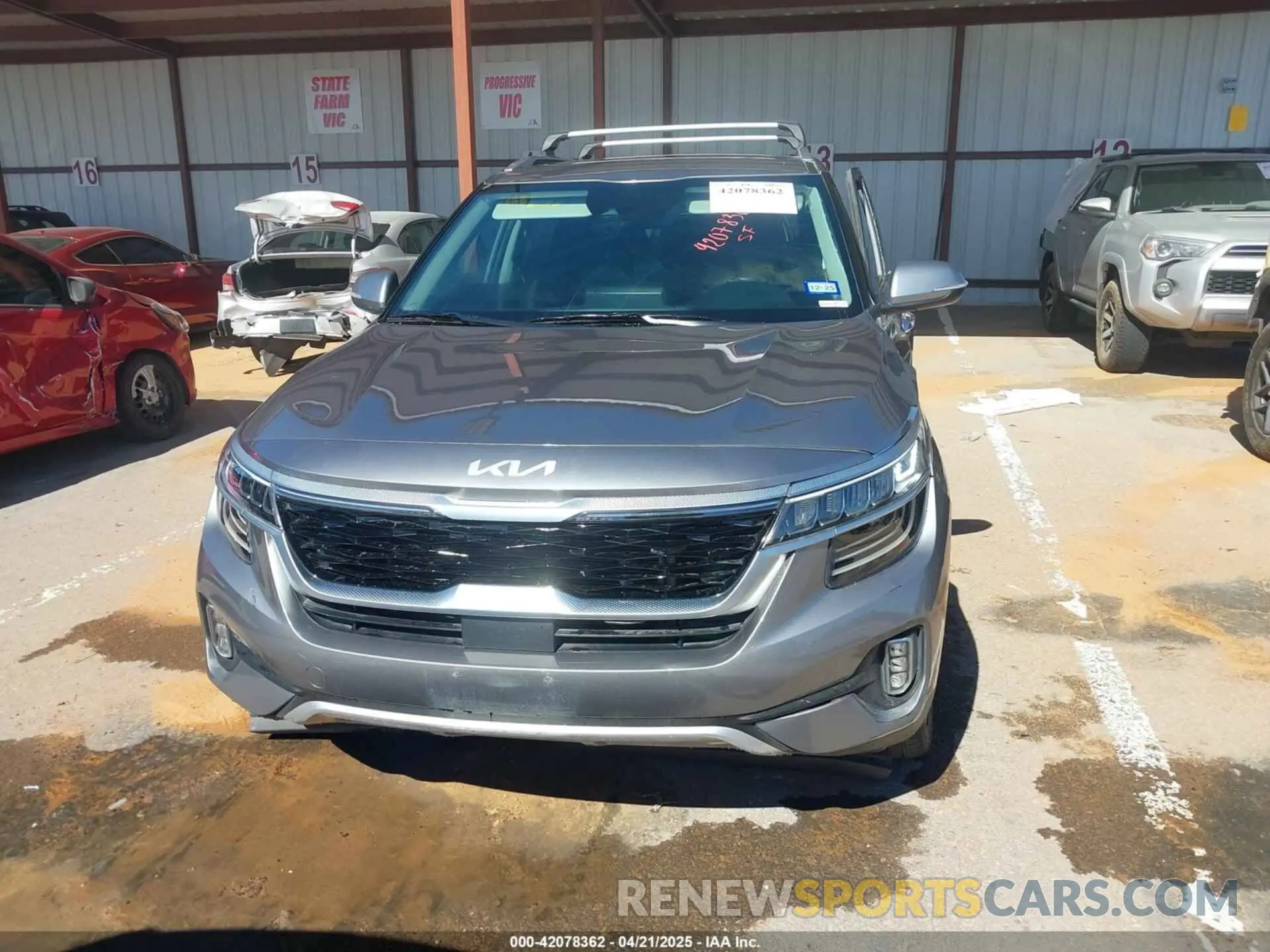 13 Фотография поврежденного автомобиля KNDETCA24P7412986 KIA SELTOS 2023