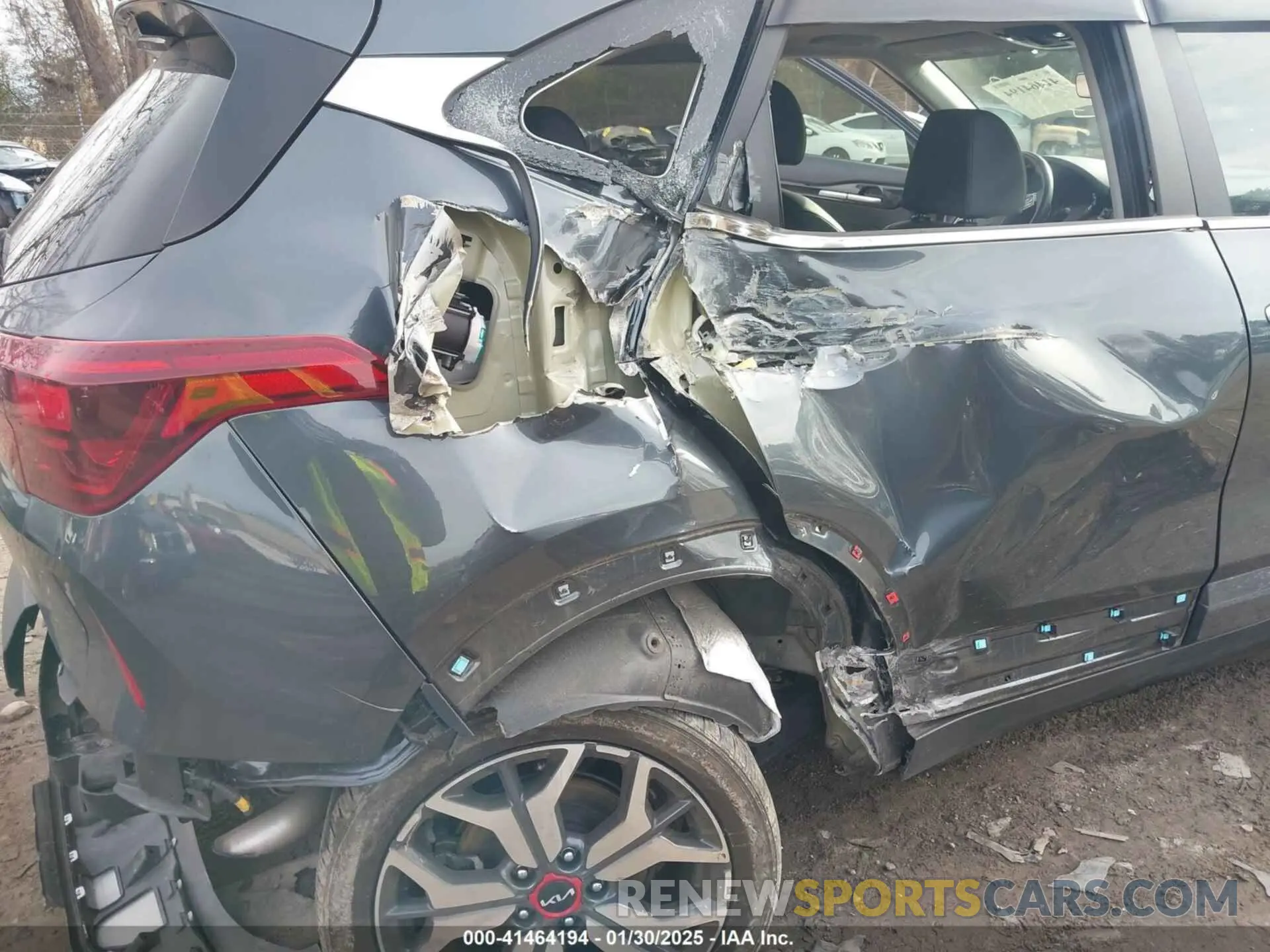 6 Photograph of a damaged car KNDETCA25P7383806 KIA SELTOS 2023