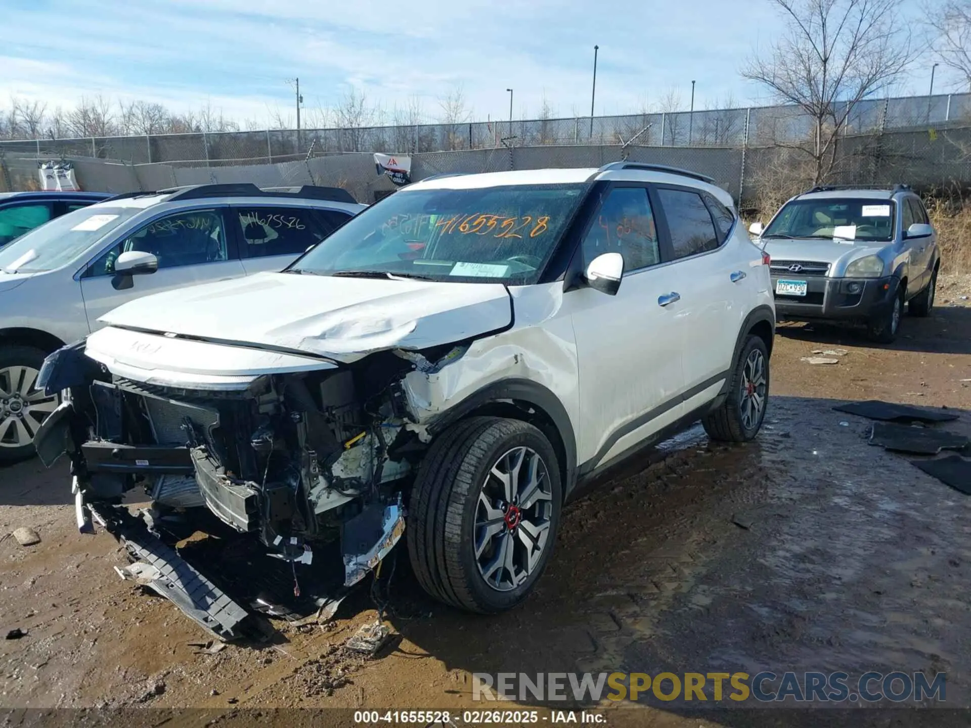2 Photograph of a damaged car KNDETCA28P7382567 KIA SELTOS 2023