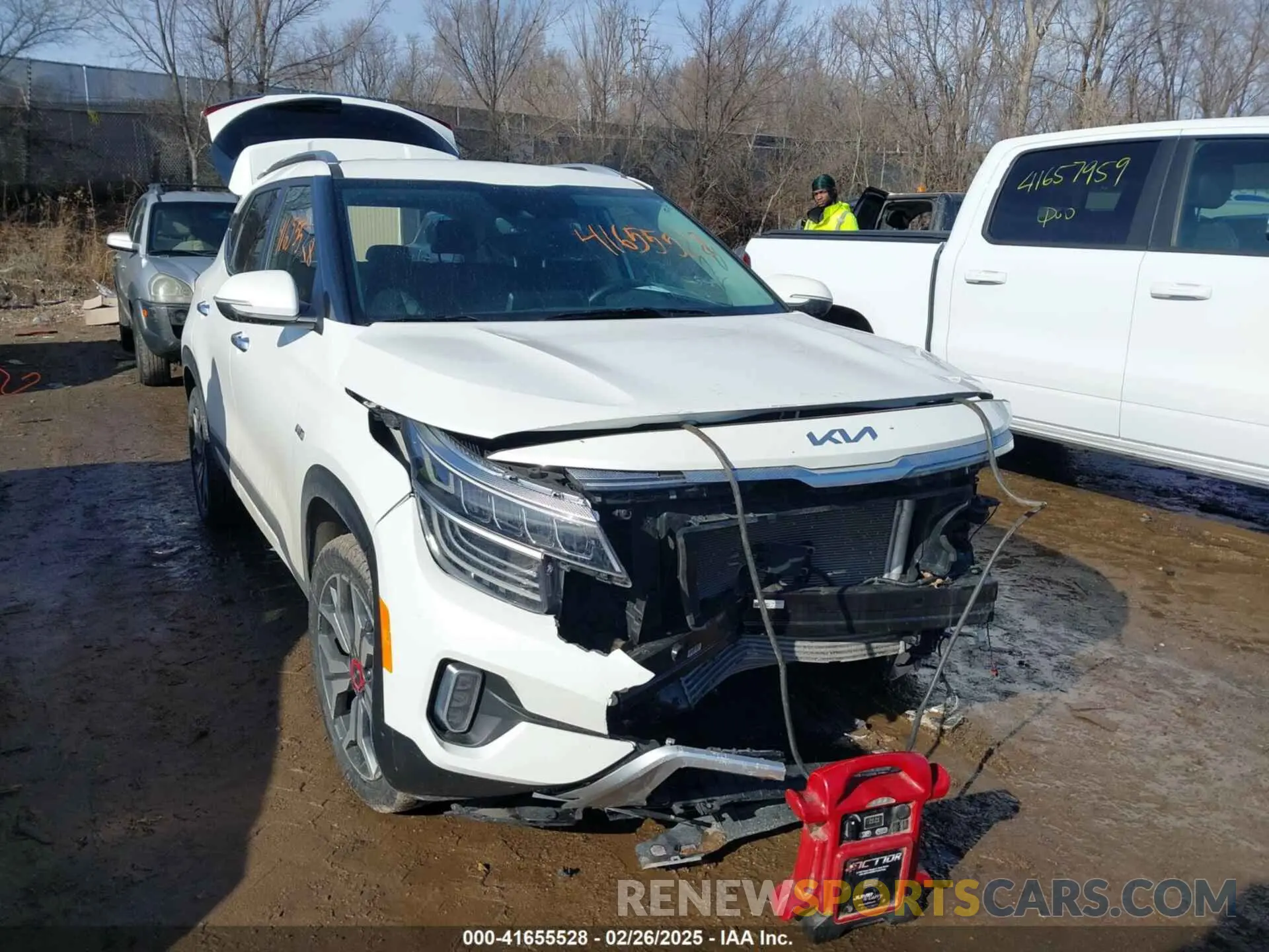 6 Photograph of a damaged car KNDETCA28P7382567 KIA SELTOS 2023
