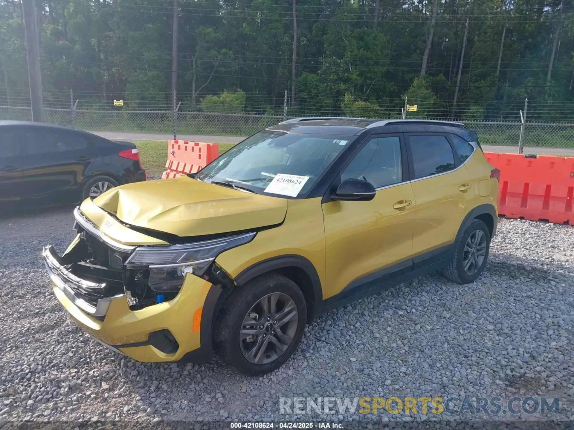 2 Photograph of a damaged car KNDEU2AA1P7396163 KIA SELTOS 2023