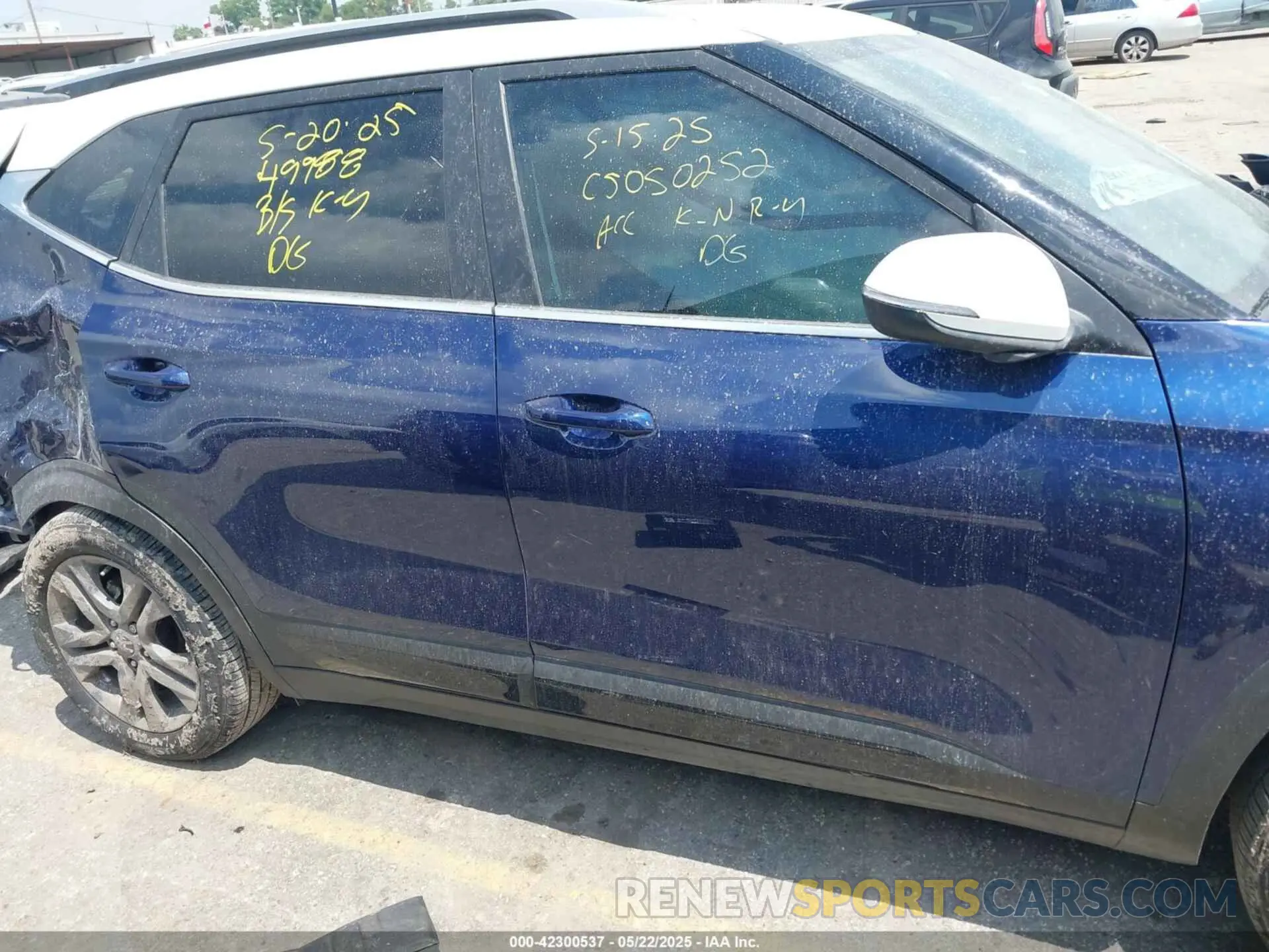 13 Photograph of a damaged car KNDEU2AA3P7397279 KIA SELTOS 2023