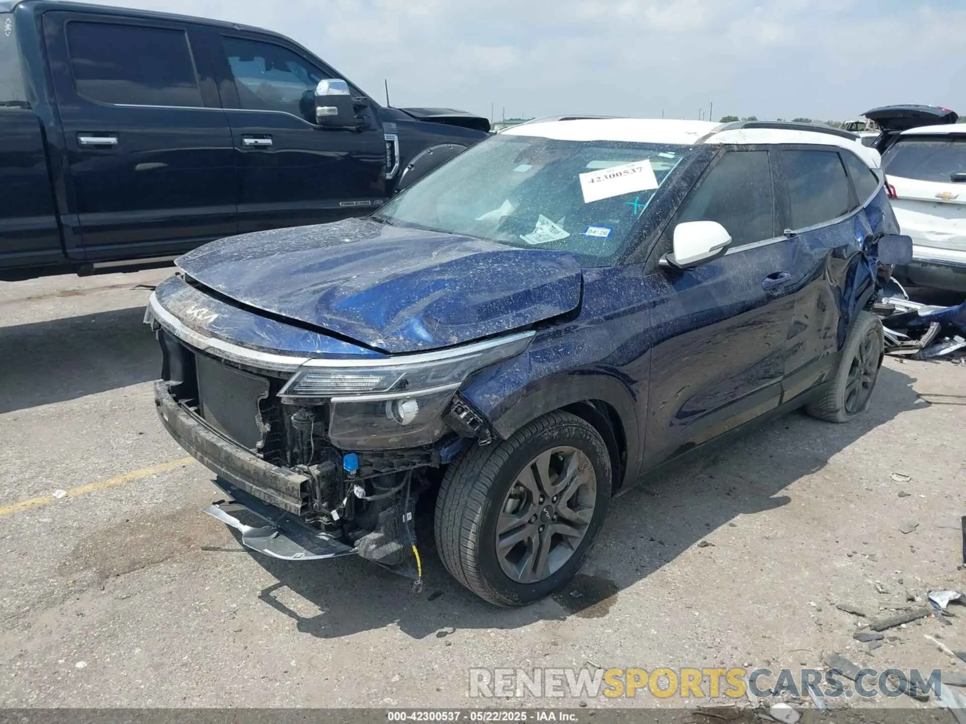 2 Photograph of a damaged car KNDEU2AA3P7397279 KIA SELTOS 2023