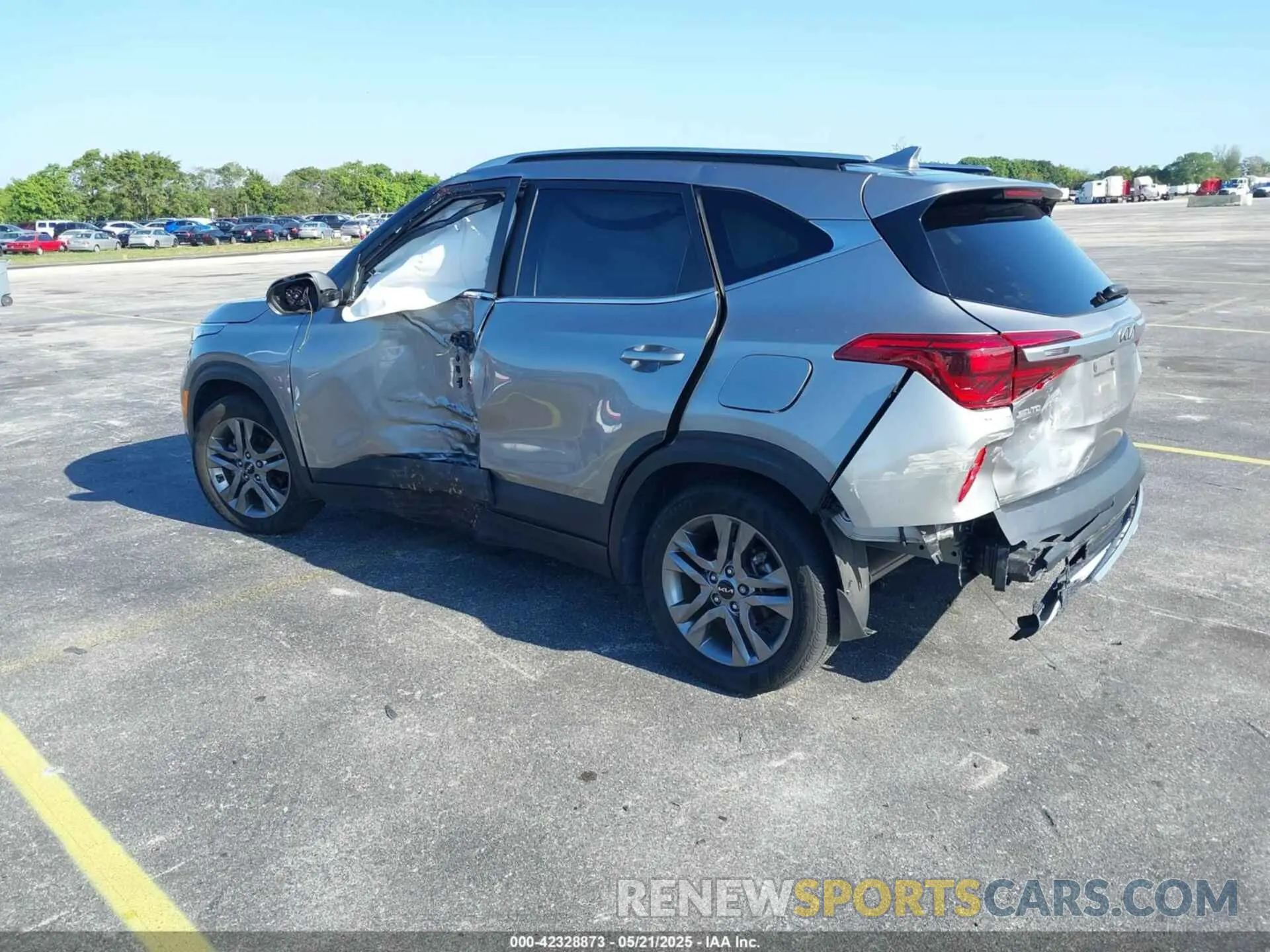 3 Photograph of a damaged car KNDEU2AA3P7414260 KIA SELTOS 2023