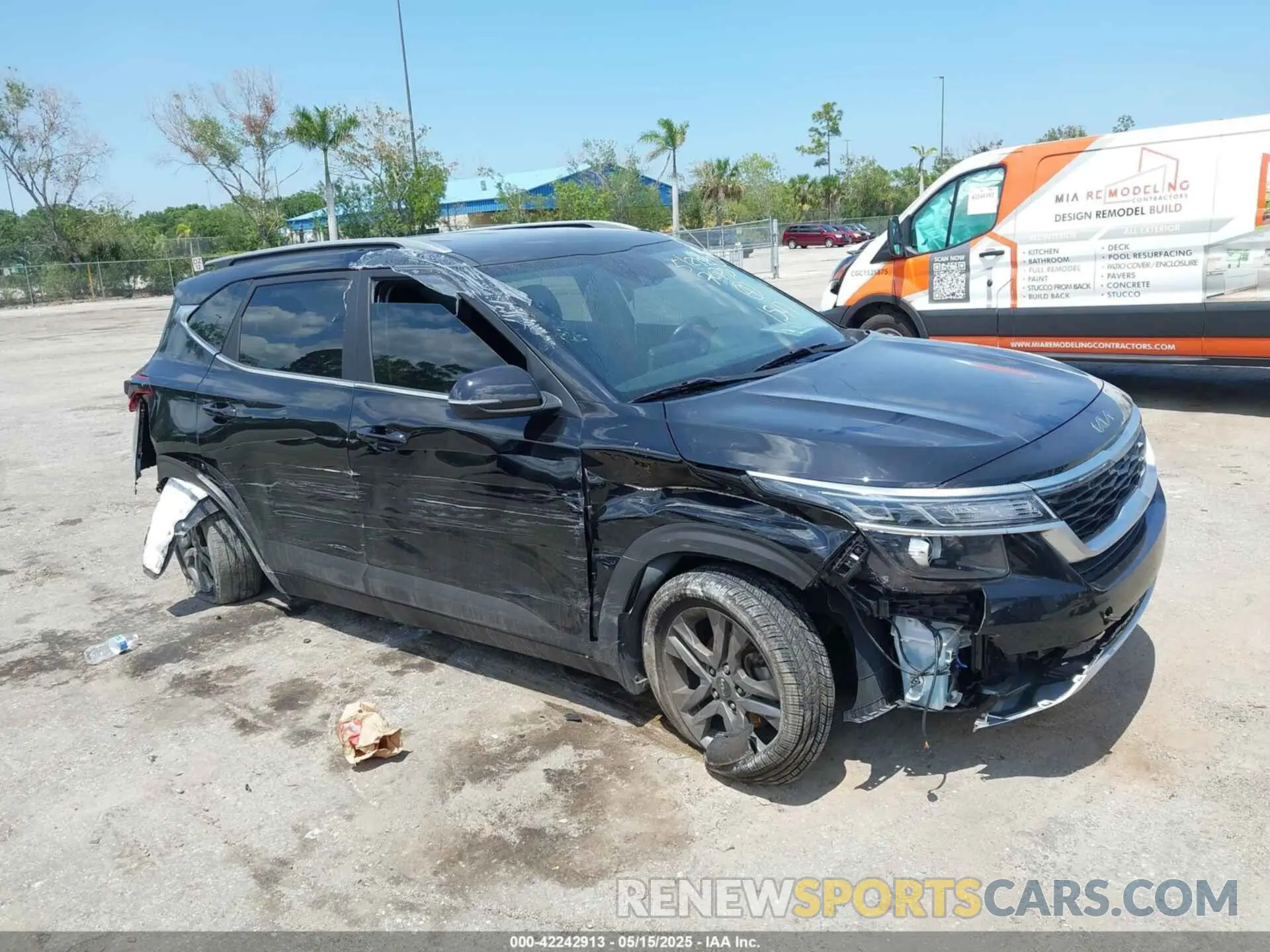 1 Photograph of a damaged car KNDEU2AA4P7371547 KIA SELTOS 2023