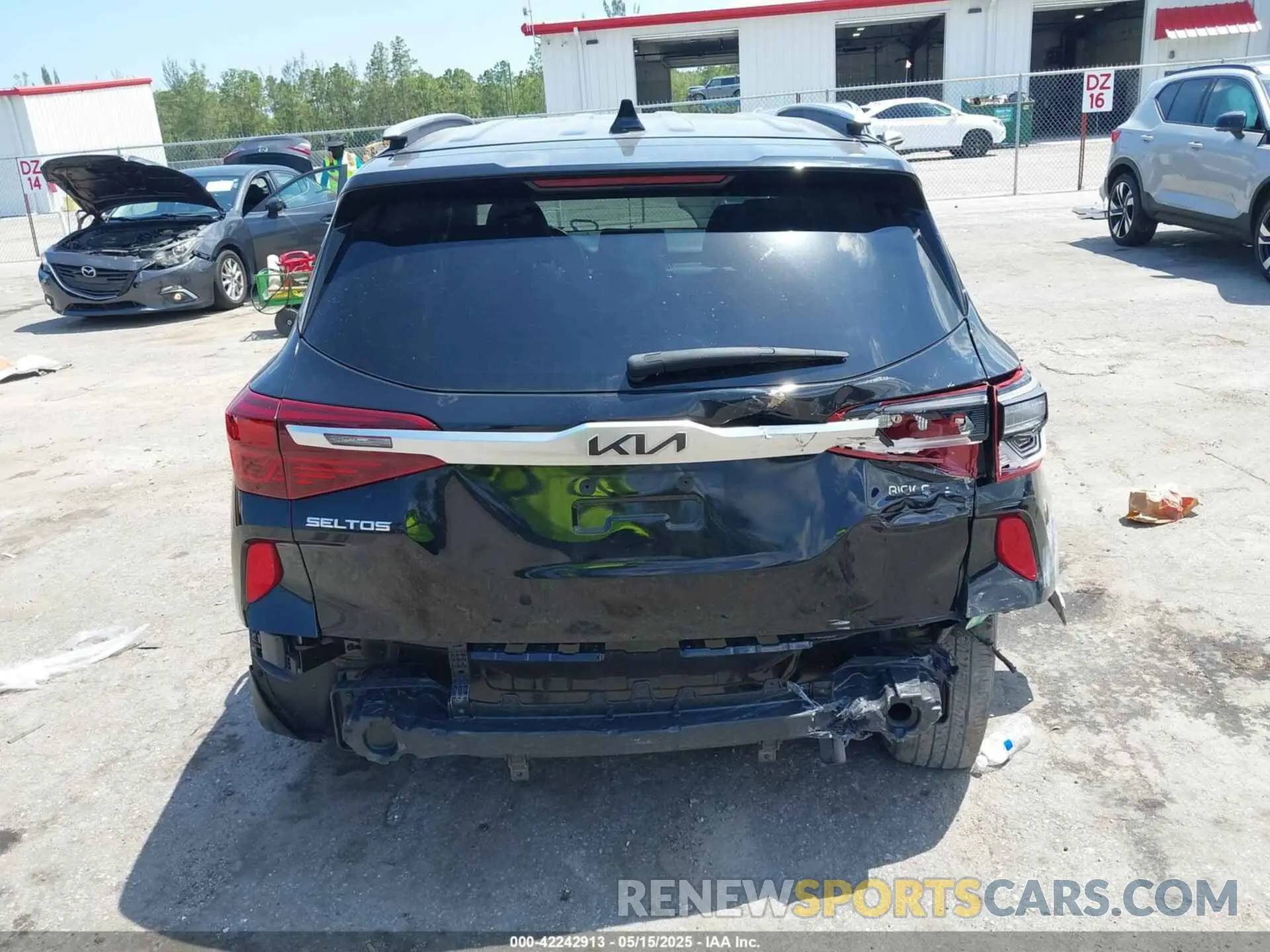15 Photograph of a damaged car KNDEU2AA4P7371547 KIA SELTOS 2023