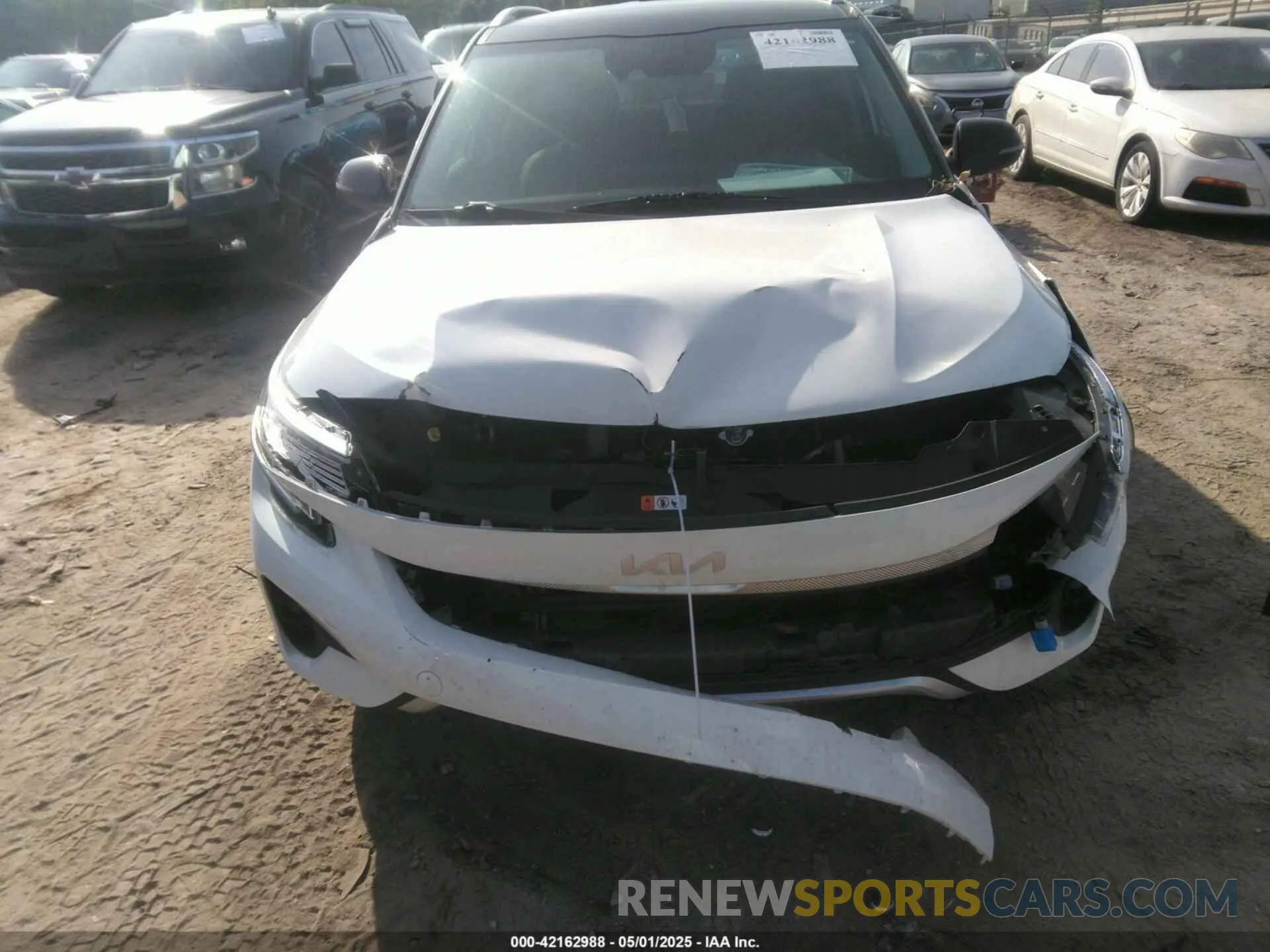6 Photograph of a damaged car KNDEU2AA7P7398791 KIA SELTOS 2023